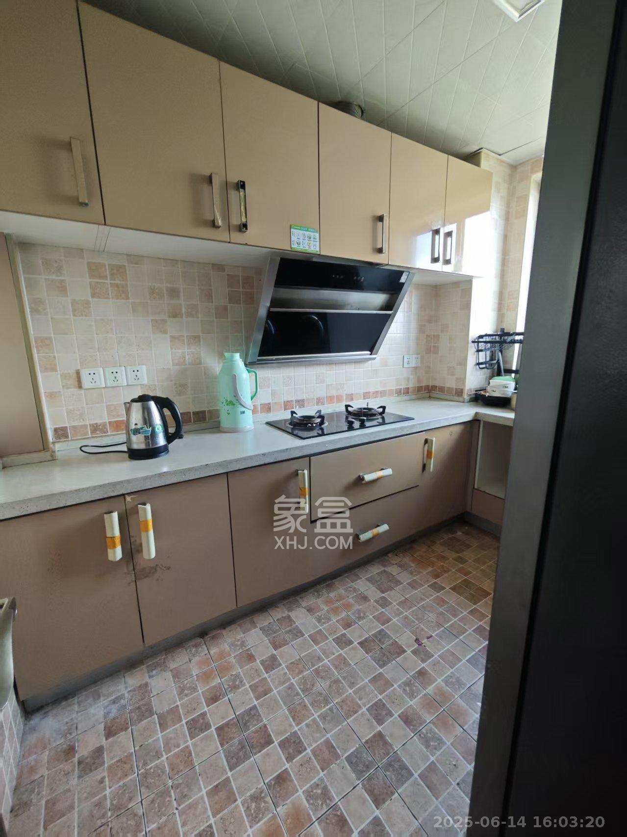 湘水郡(兴旺小爱同学) 3室2厅2卫 2500.0元/月 湘水郡(兴旺小爱同学) 3室2厅2卫 2500.0元/月室内图