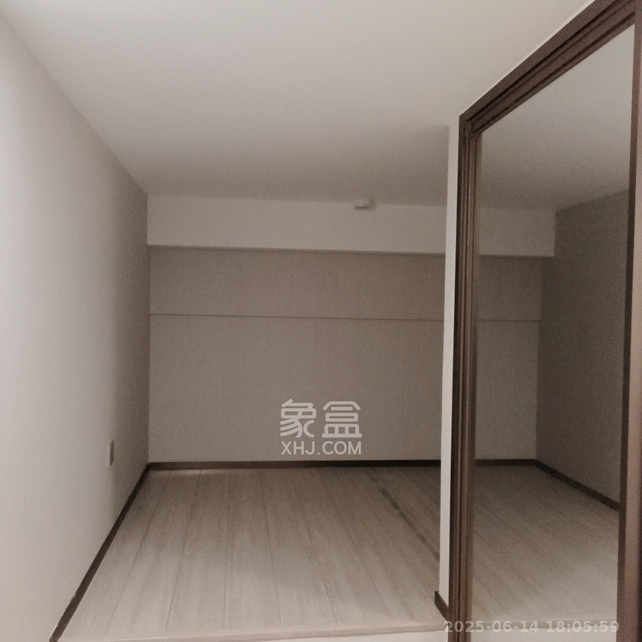 华远华时代  3室2厅2卫   3800.00元/月室内图