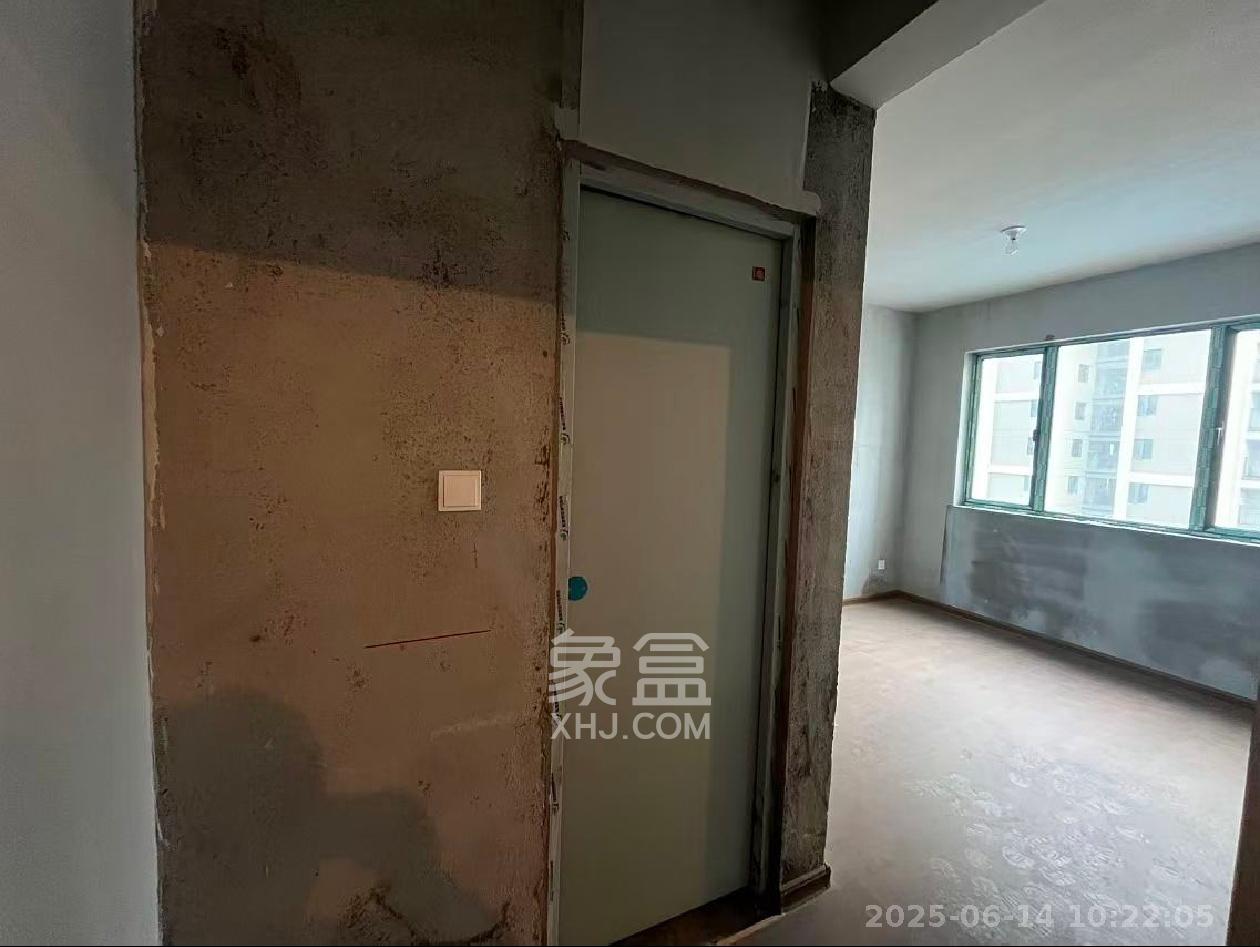 洋湖明园二期  3室2厅1卫    2000.0元/月室内图