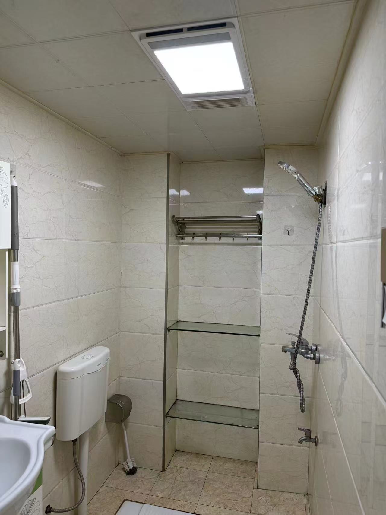 鹏利广场 1室1厅1卫 1400.0元/月 鹏利广场 1室1厅1卫 1400.0元/月室内图