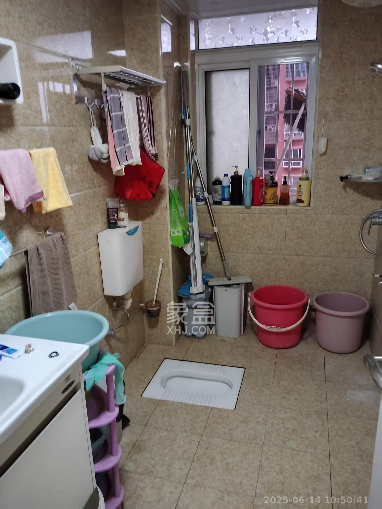 凯富南方鑫城 3室2厅2卫 2500.0元/月 凯富南方鑫城 3室2厅2卫 2500.0元/月室内图