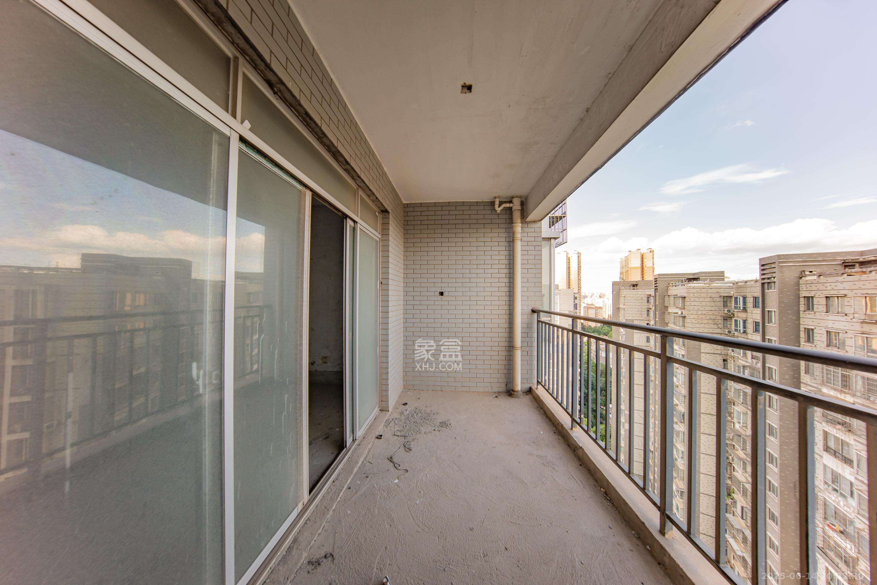 锑都家园 3室2厅2卫 66.6万 锑都家园 3室2厅2卫 66.6万阳台