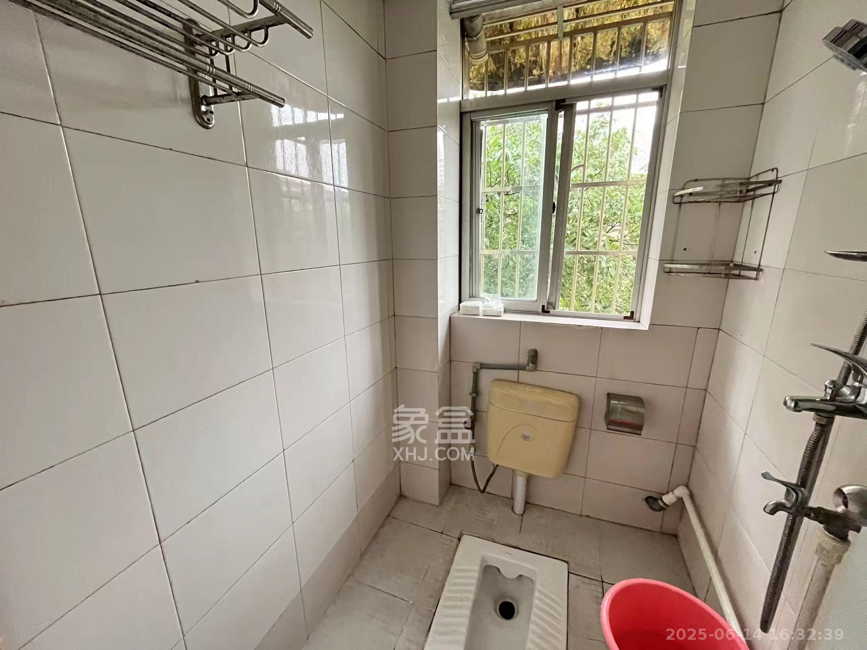 中建五局天心苑  3室2厅2卫    2000.0元/月 中建五局天心苑  3室2厅2卫    2000.0元/月室内图