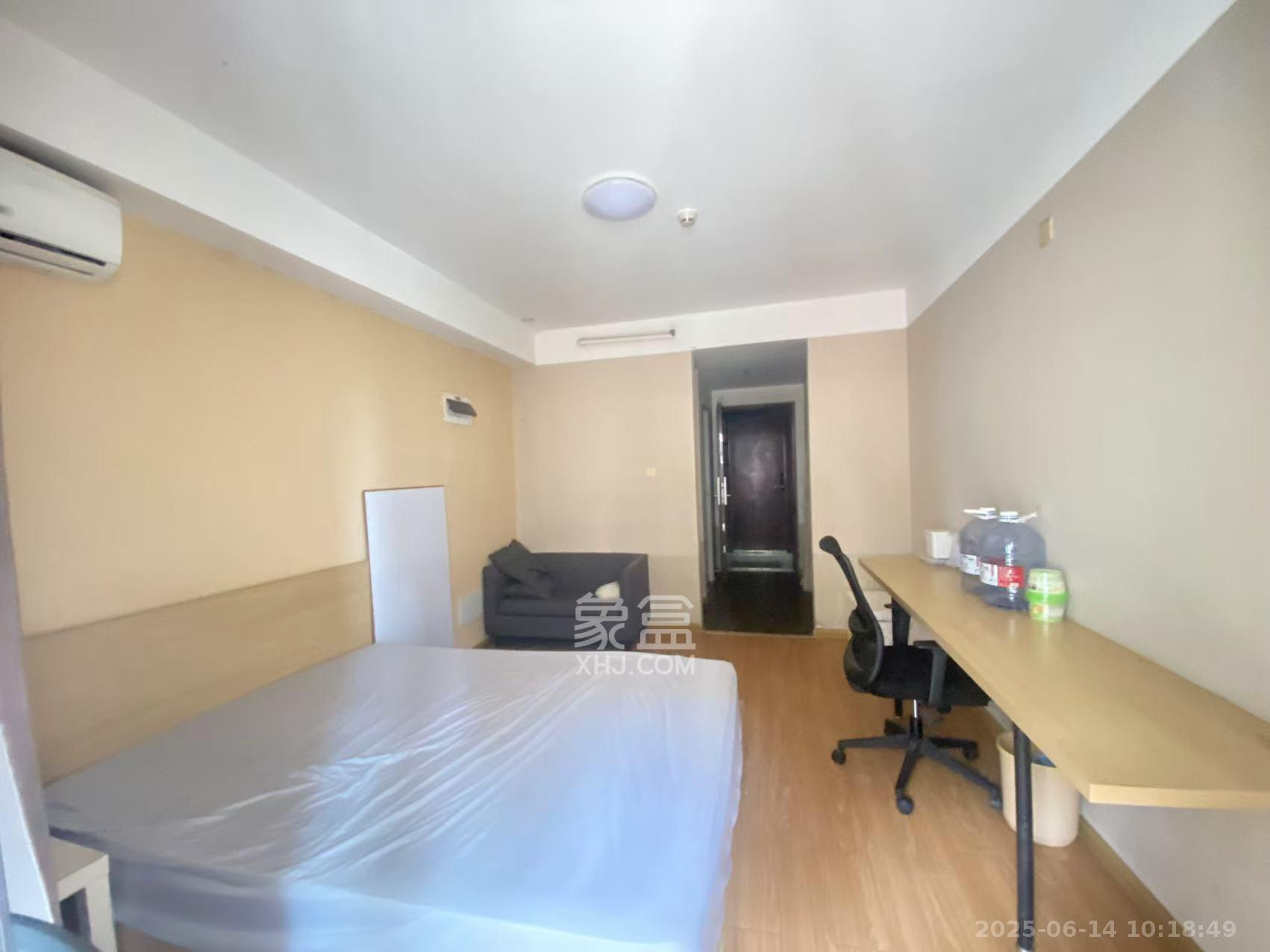 万科白鹭郡  1室1厅1卫    1300.0元/月 万科白鹭郡  1室1厅1卫    1300.0元/月