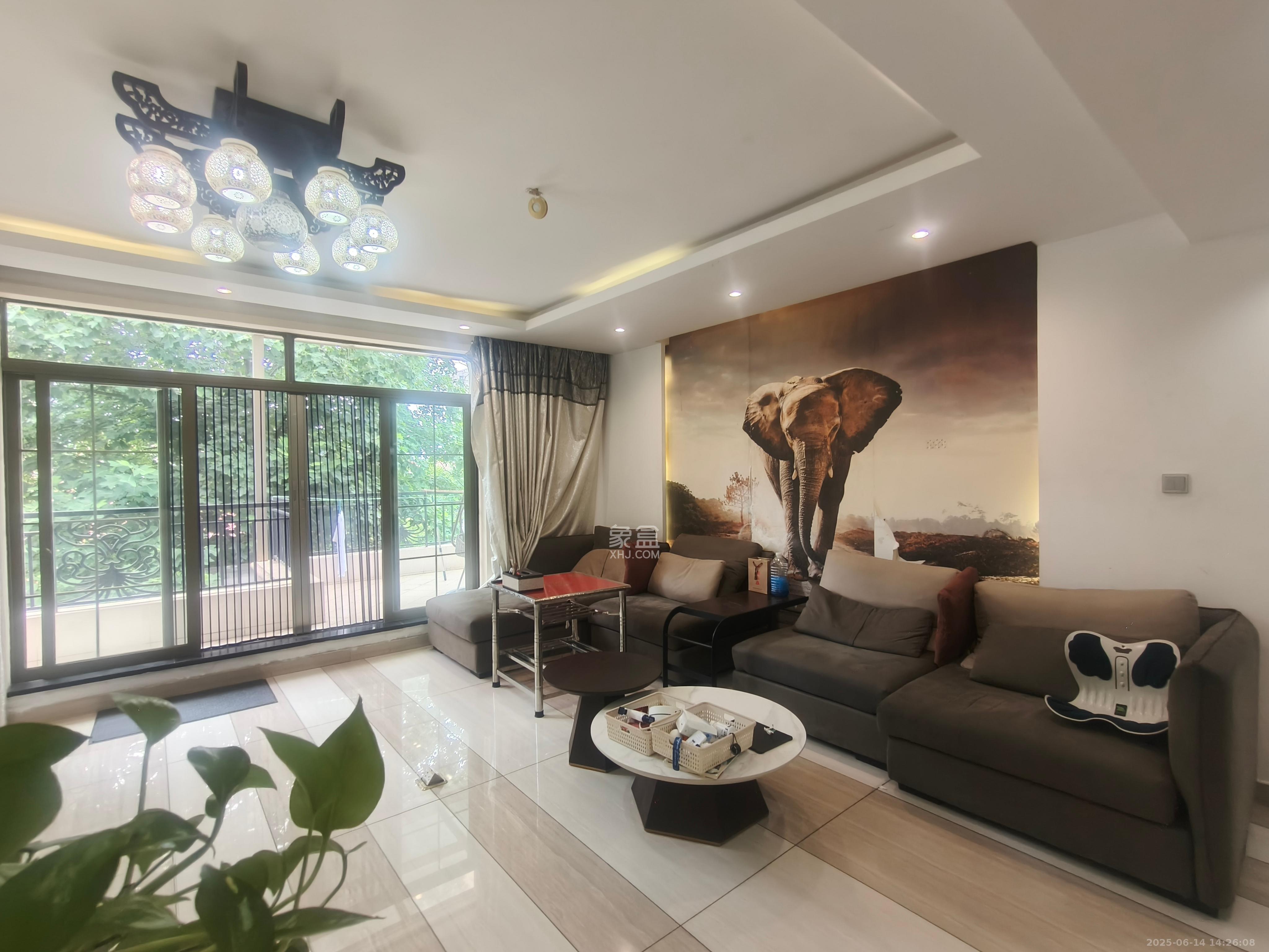 卓越蔚蓝海岸一期 4室2厅2卫 4500.0元/月 卓越蔚蓝海岸一期 4室2厅2卫 4500.0元/月室内图