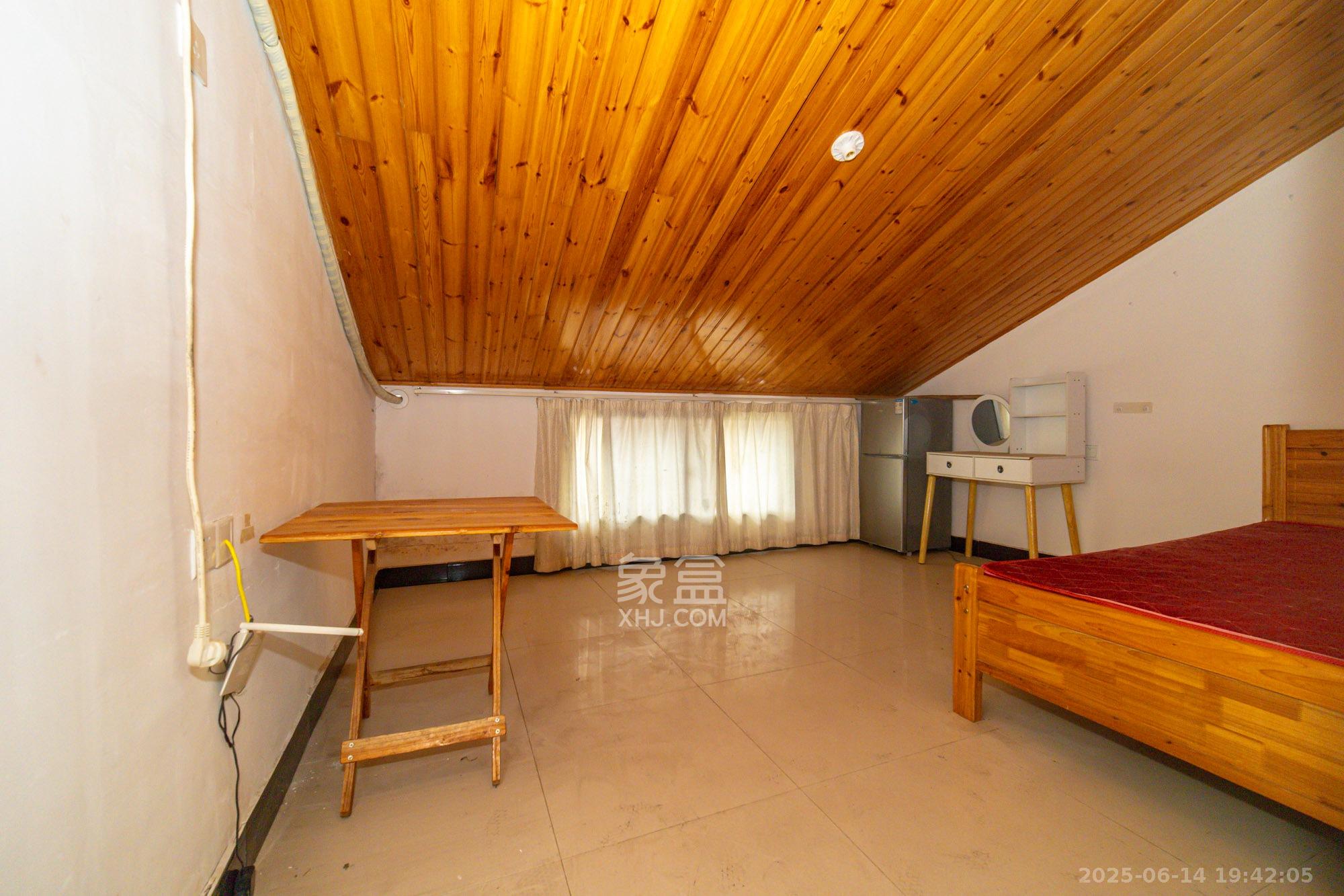 星沙三区 8室0厅4卫 108.0万 星沙三区 8室0厅4卫 108.0万卧室