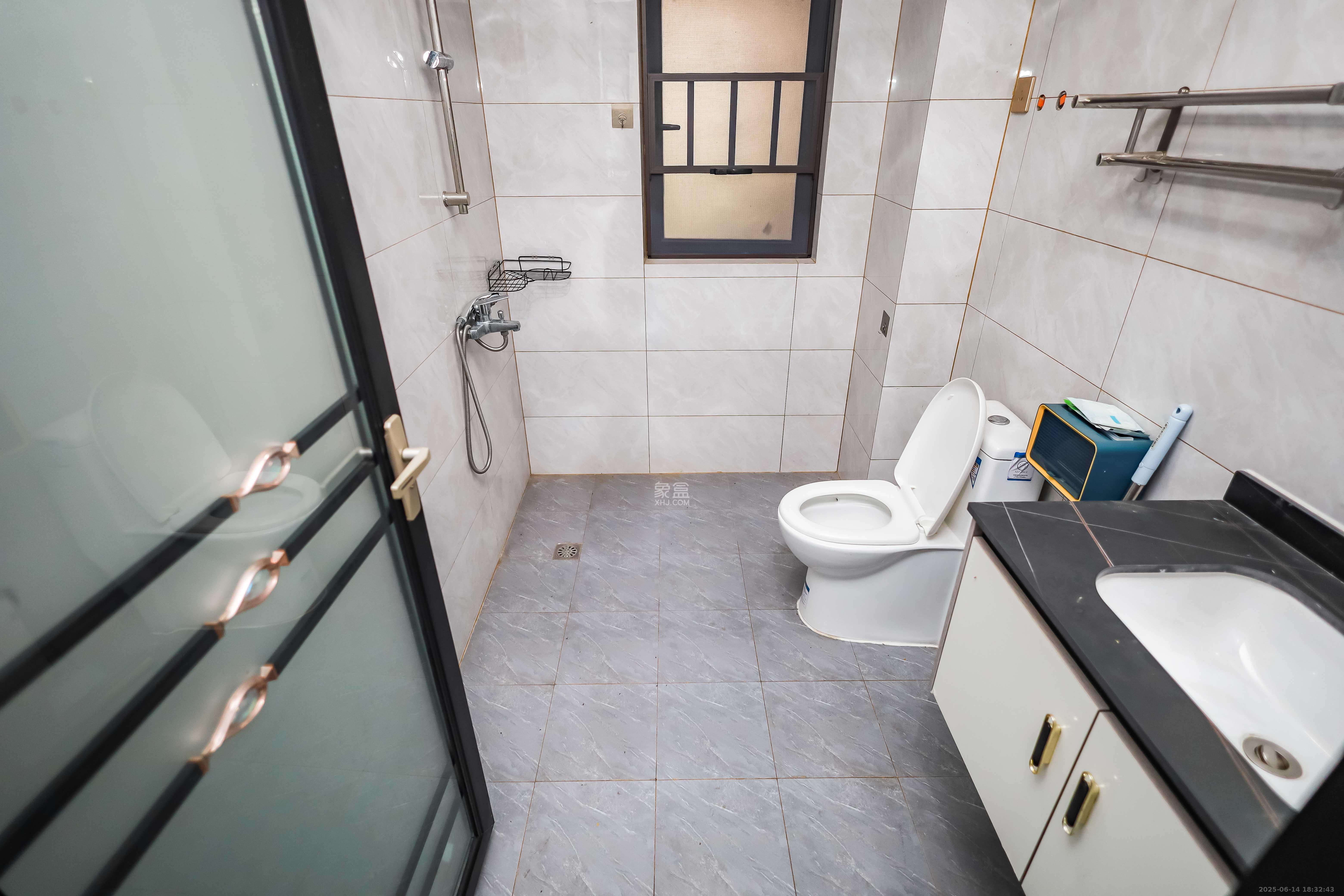 奥克斯缔壹城 3室2厅2卫 104.0万 奥克斯缔壹城 3室2厅2卫 104.0万卫生间