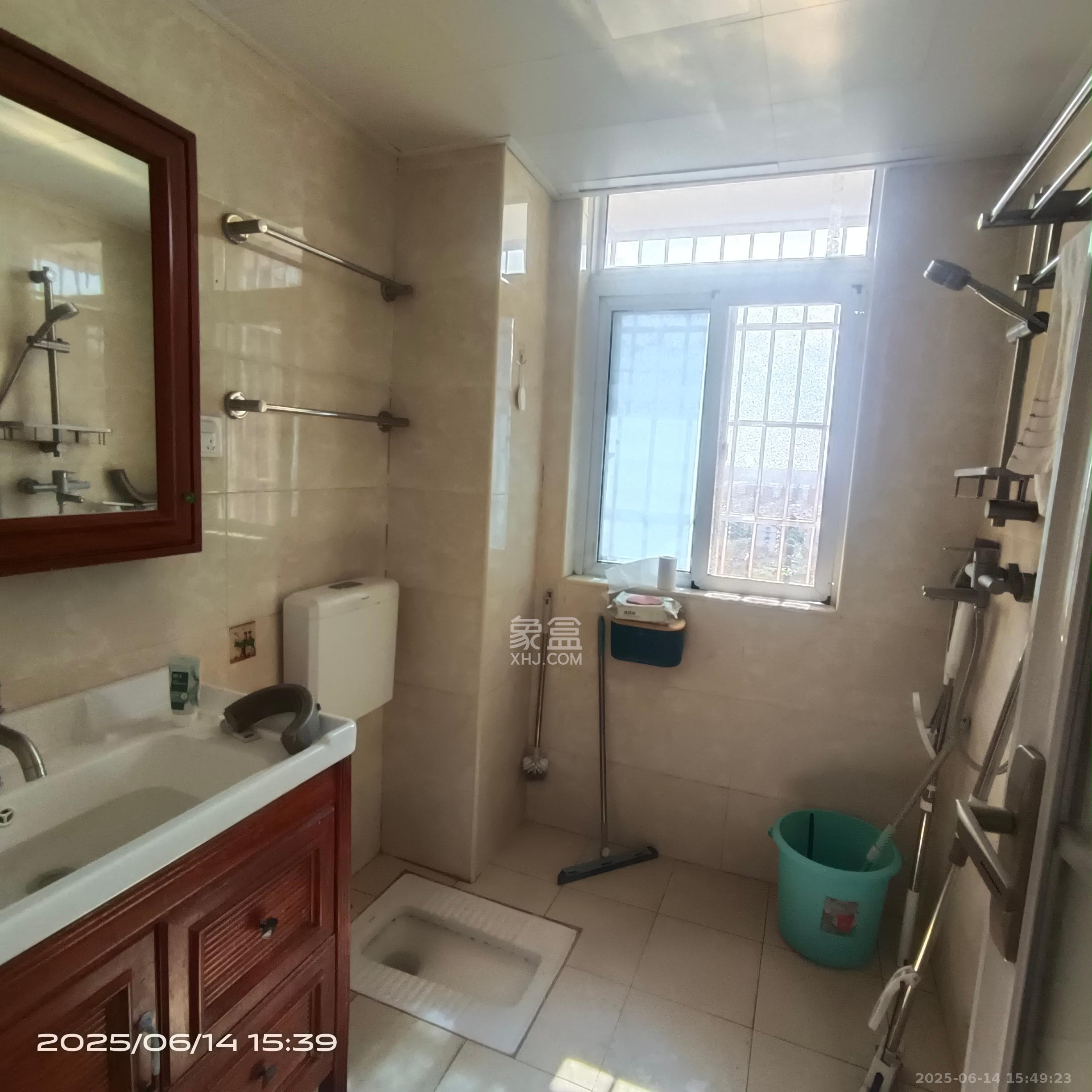 凯富南方鑫城 2室2厅1卫 2200.0元/月 凯富南方鑫城 2室2厅1卫 2200.0元/月室内图