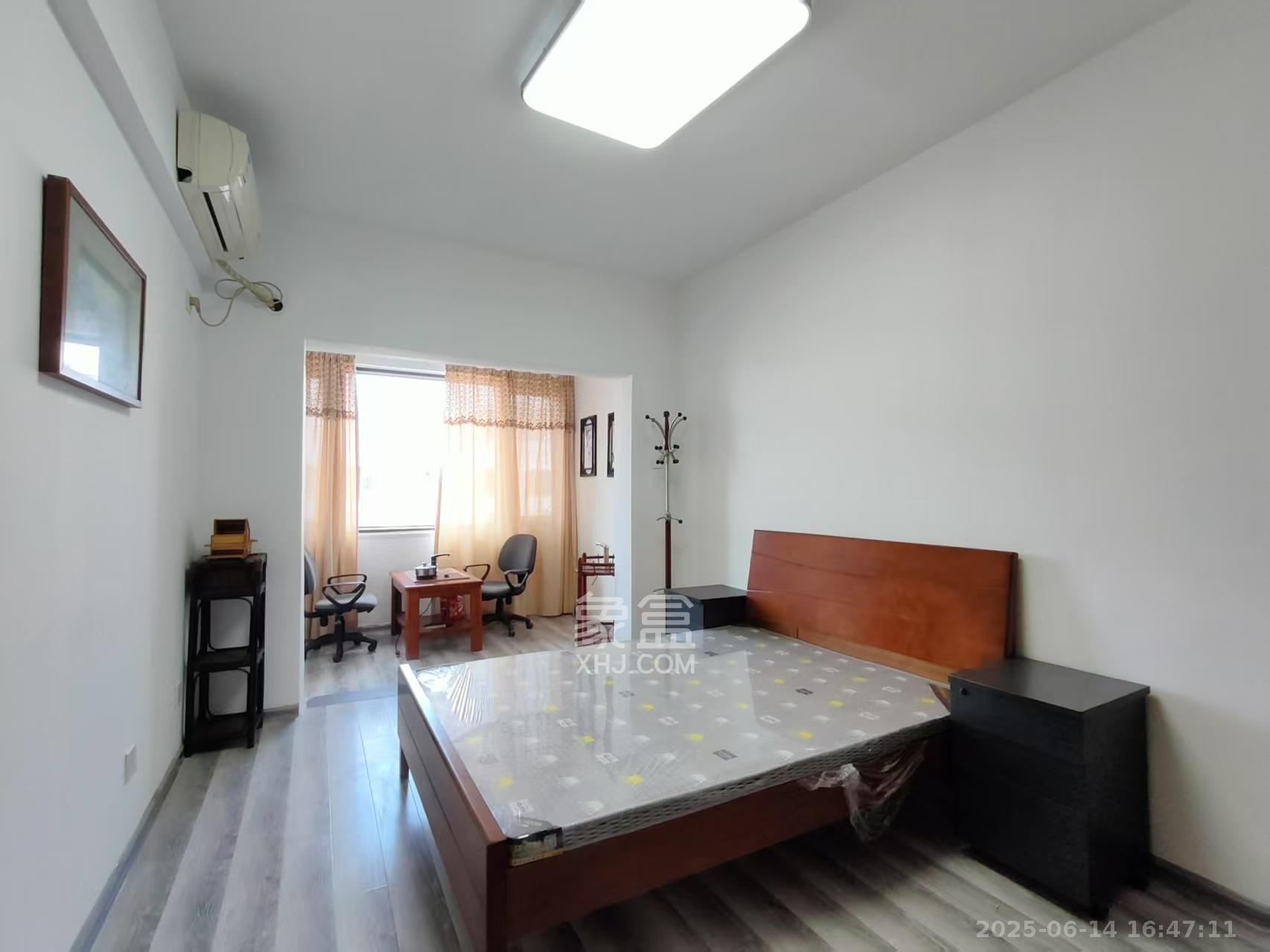 鸣沙苑总工会（市总工会宿舍）  4室2厅2卫   2800.00元/月室内图