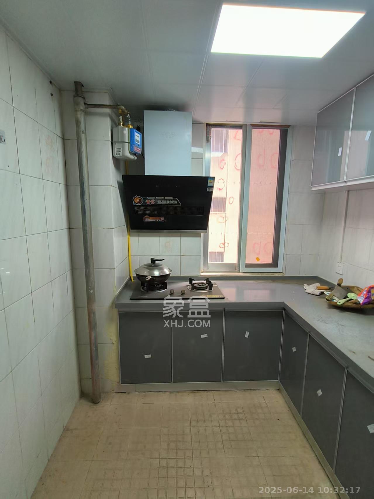 华天大酒店宿舍楼 2室1厅1卫 2900.0元/月 华天大酒店宿舍楼 2室1厅1卫 2900.0元/月室内图