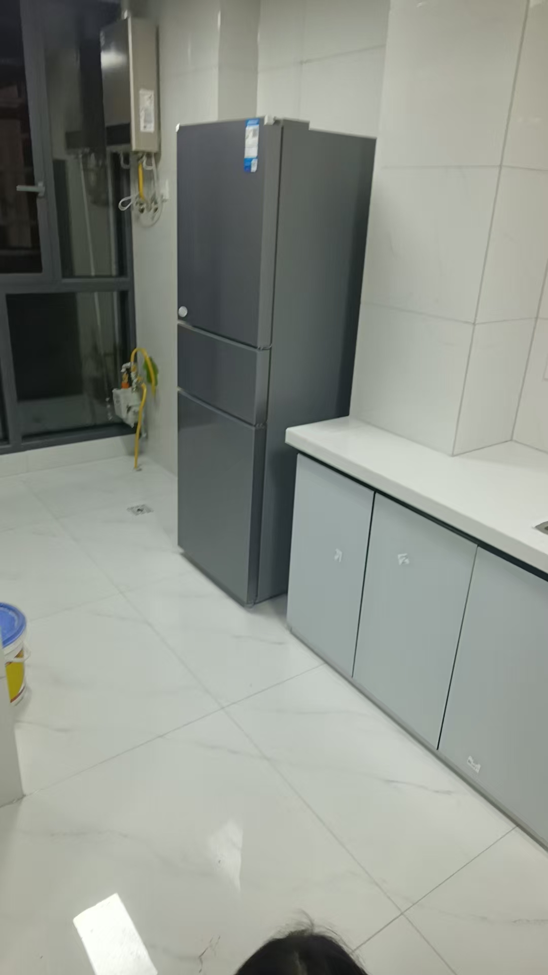 互助小区电梯房  3室2厅2卫   1800.00元/月室内图