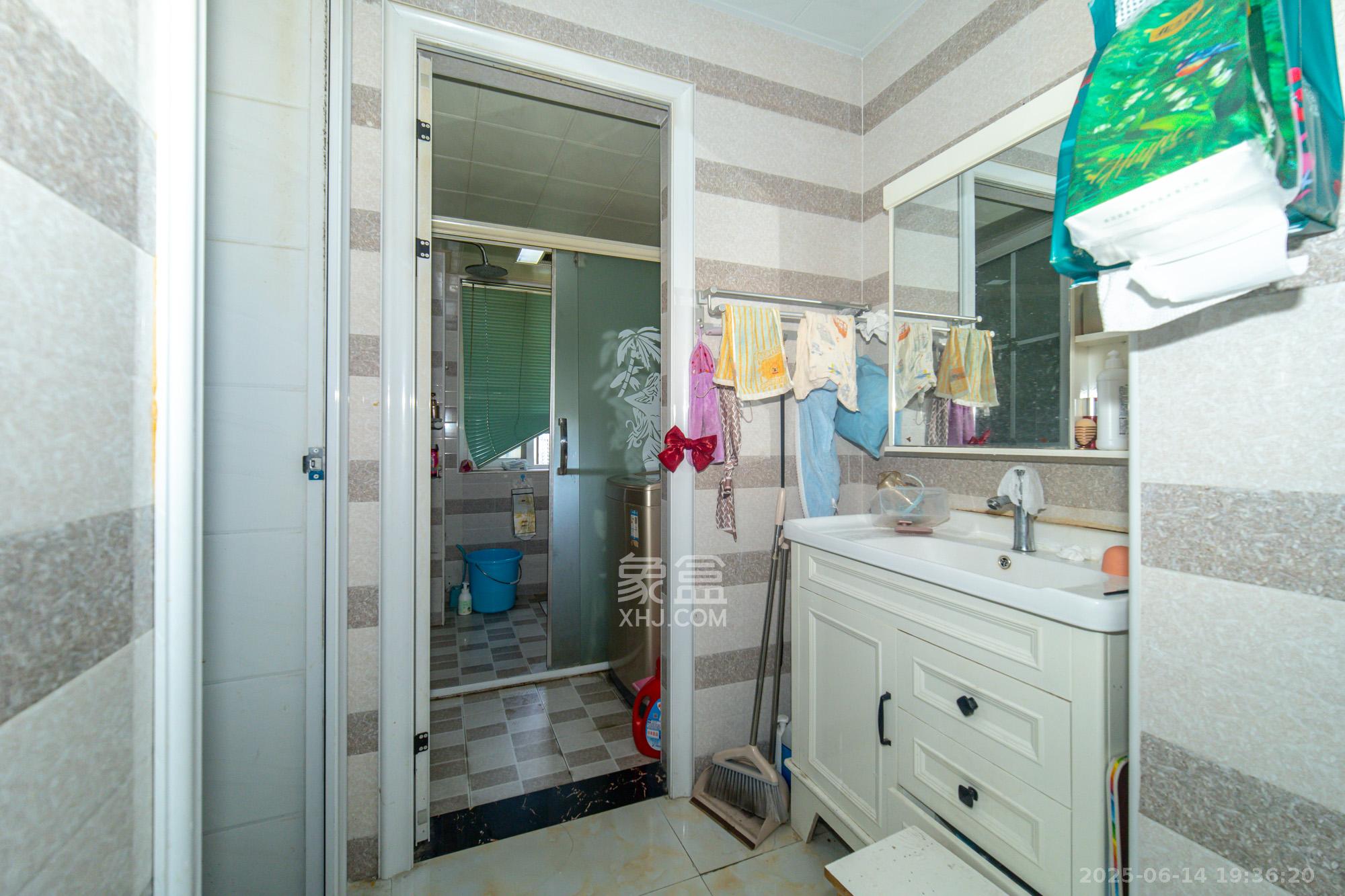 楚天世纪城西苑 2室2厅1卫 49.8万 楚天世纪城西苑 2室2厅1卫 49.8万卫生间