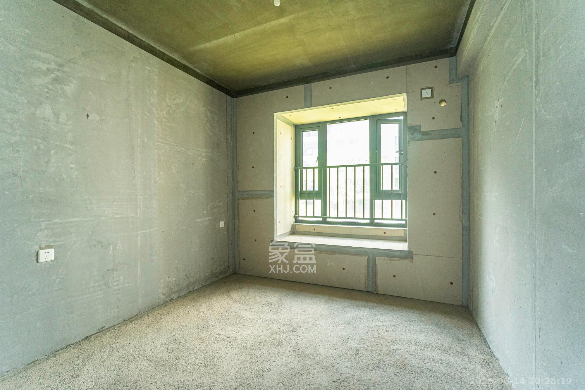 保利金香槟 4室2厅2卫 96.8万 保利金香槟 4室2厅2卫 96.8万卧室