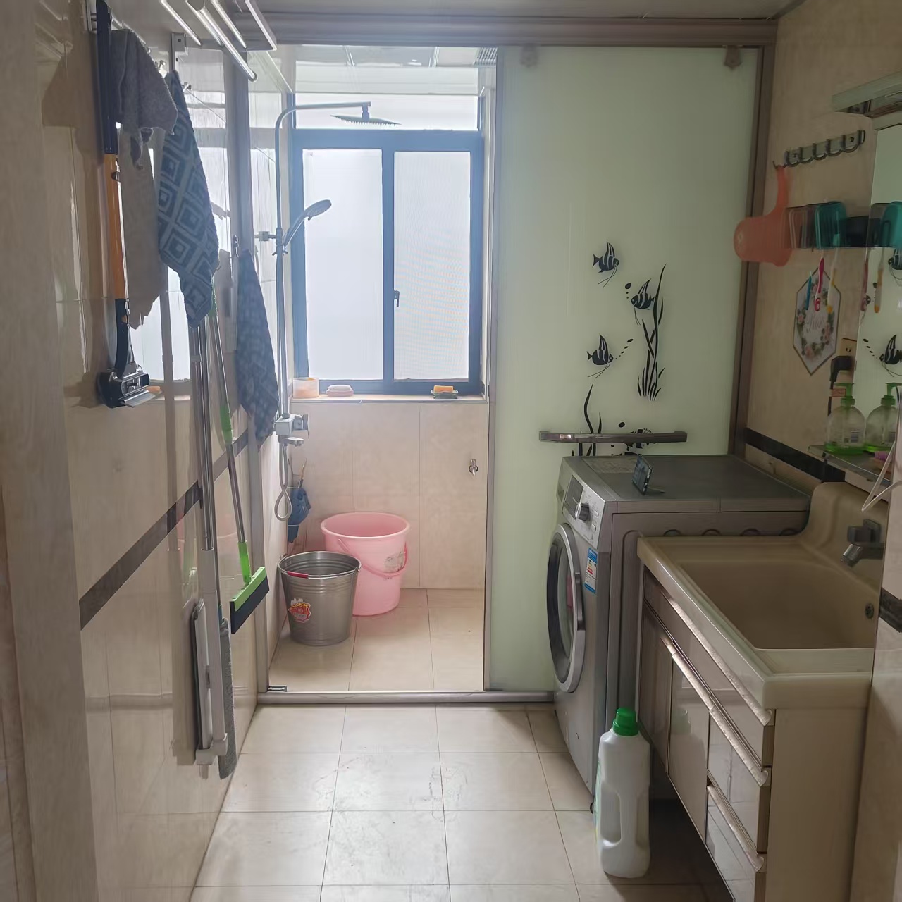 幸福嘉园 3室2厅2卫 2100.0元/月 幸福嘉园 3室2厅2卫 2100.0元/月室内图