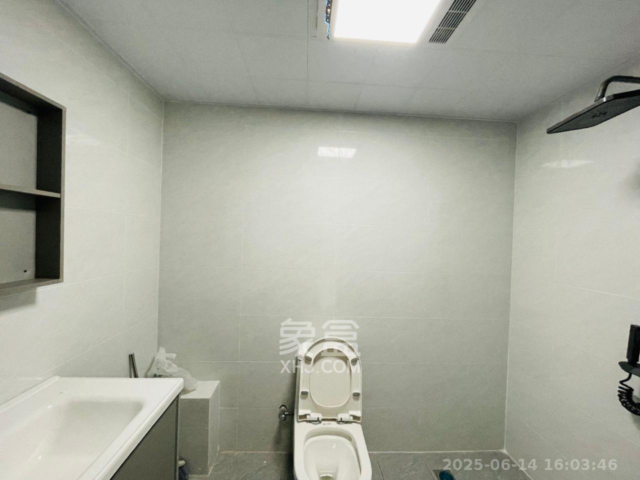 怡海星城 1室1厅1卫 1100.0元/月 怡海星城 1室1厅1卫 1100.0元/月室内图