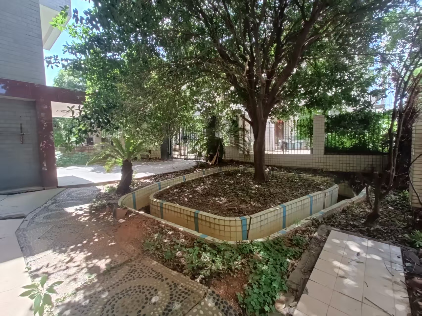 明月湖别墅(建锋) 6室4厅4卫 193.0万 明月湖别墅(建锋) 6室4厅4卫 193.0万室内图