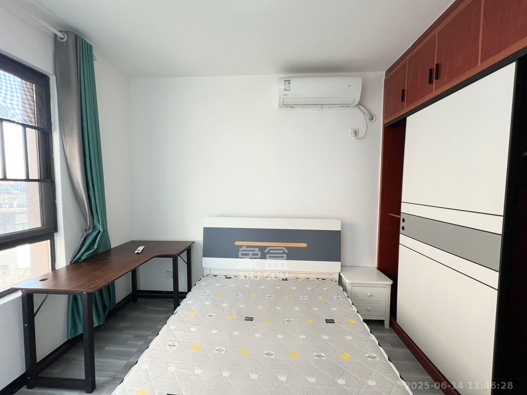 东合新苑  3室2厅2卫    2600.0元/月室内图
