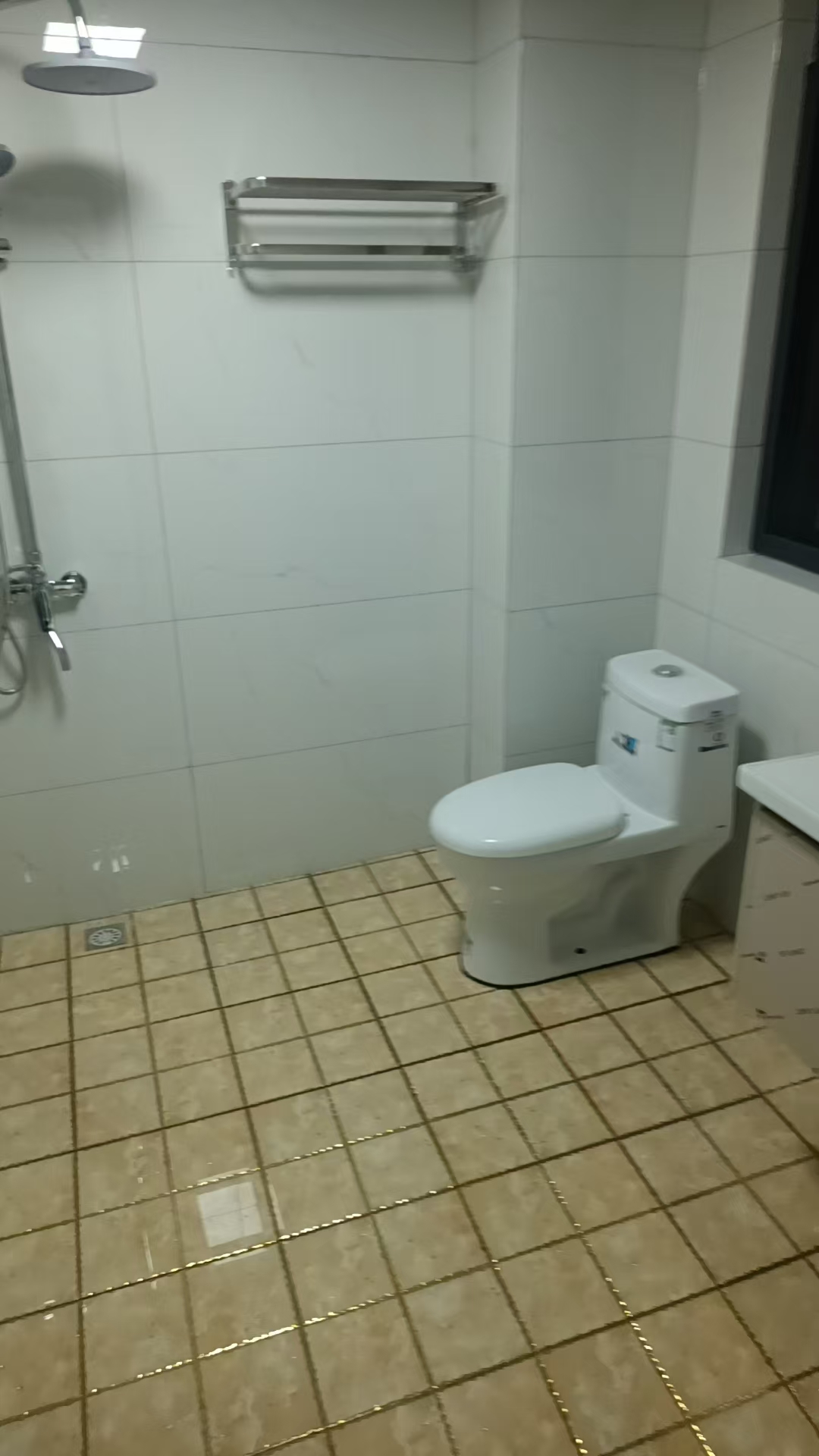 互助小区电梯房  3室2厅2卫   1800.00元/月室内图