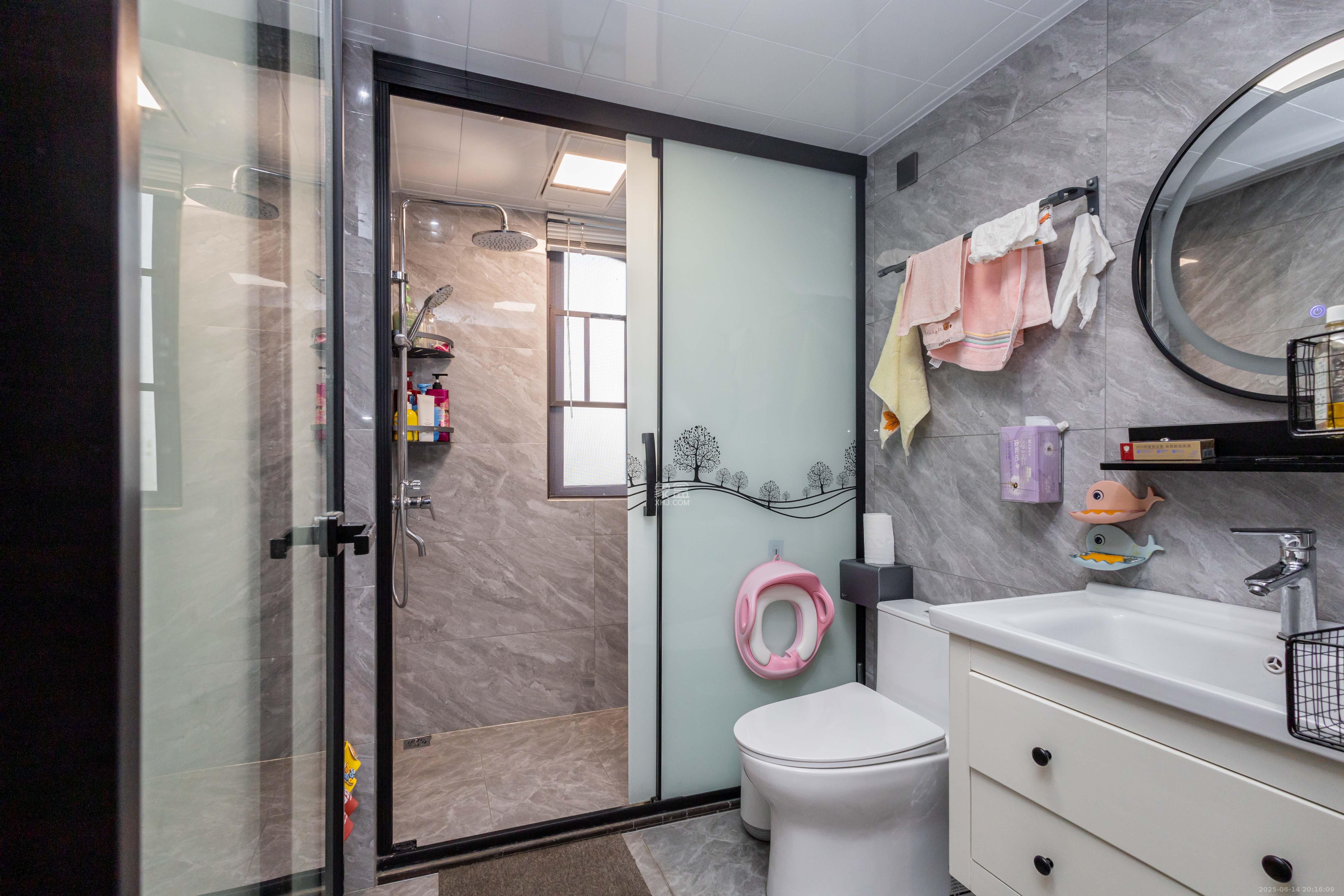 映悦星府 3室2厅2卫 98.0万 映悦星府 3室2厅2卫 98.0万卫生间