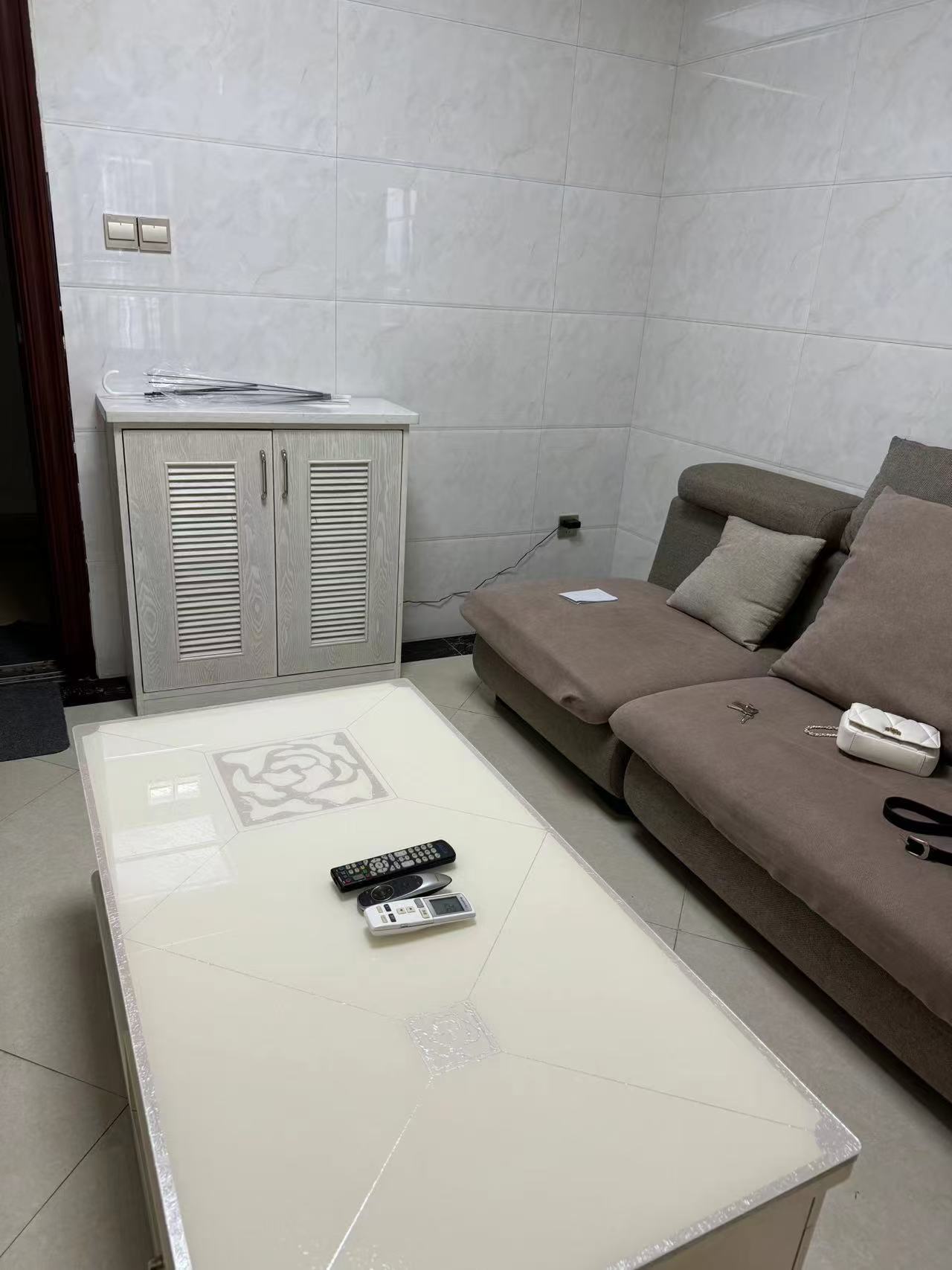 鹏利广场 1室1厅1卫 1400.0元/月 鹏利广场 1室1厅1卫 1400.0元/月室内图