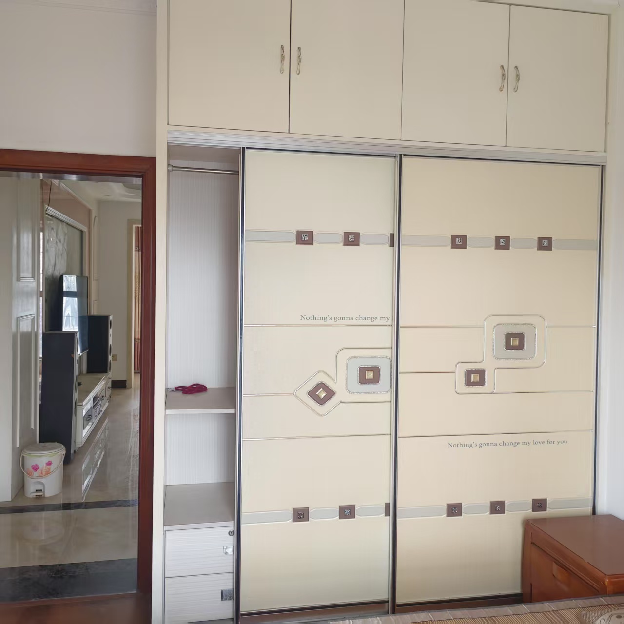 幸福嘉园 3室2厅2卫 2100.0元/月 幸福嘉园 3室2厅2卫 2100.0元/月室内图