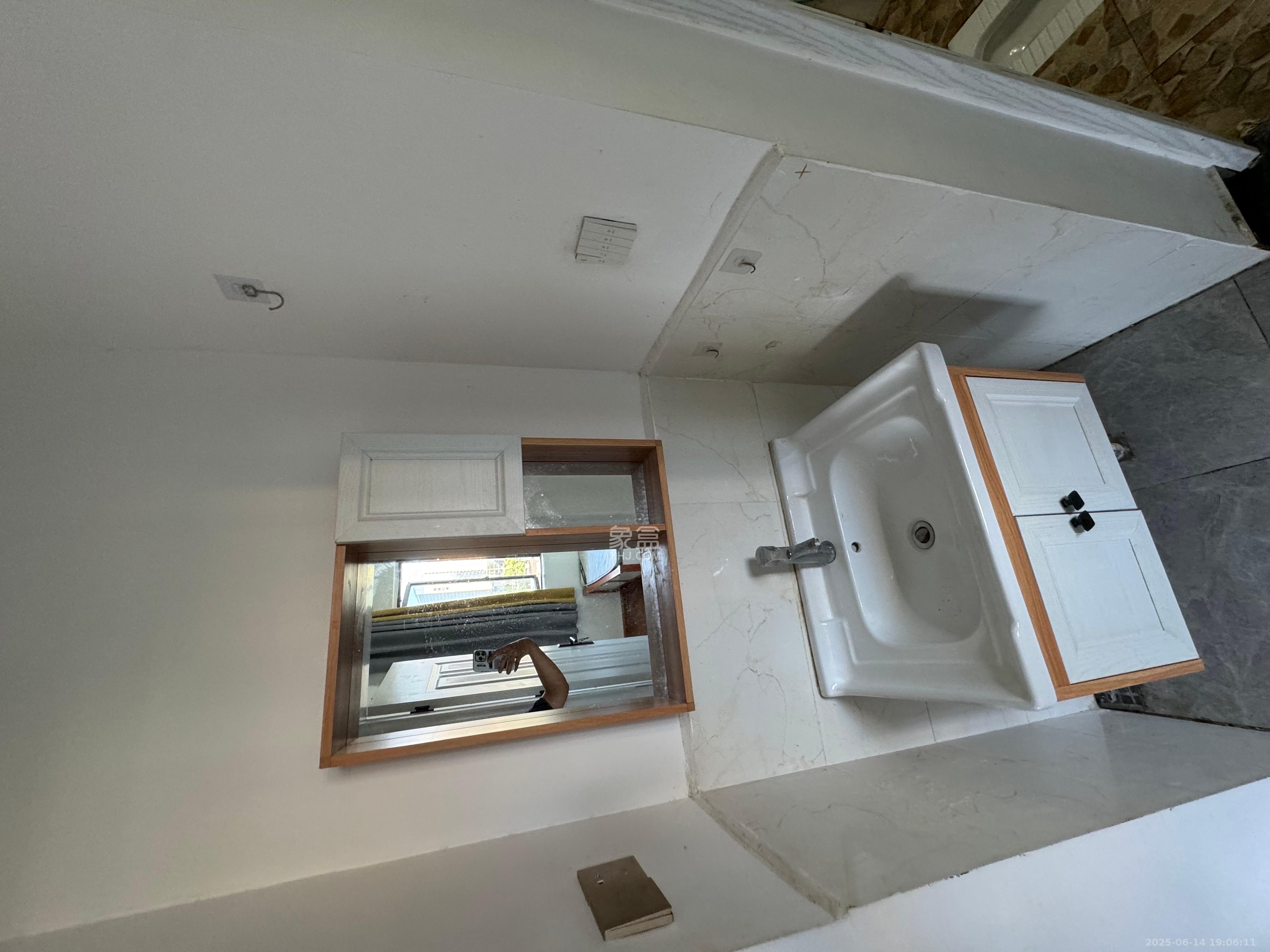 骑龙大街(骑龙苑) 3室2厅1卫 2400.0元/月 骑龙大街(骑龙苑) 3室2厅1卫 2400.0元/月室内图