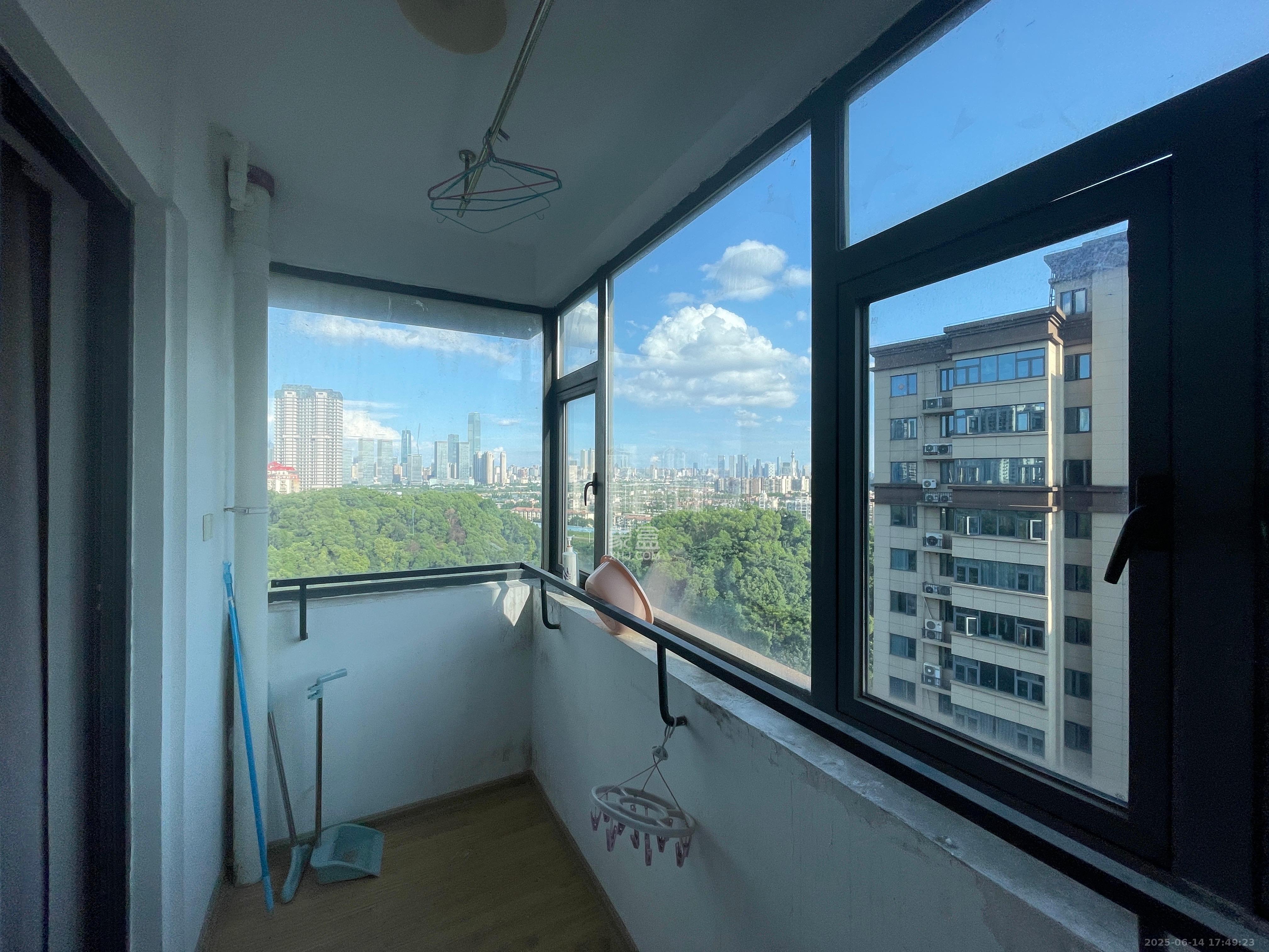 蓝光雍锦阁 1室1厅1卫 750.0元/月 蓝光雍锦阁 1室1厅1卫 750.0元/月室内图