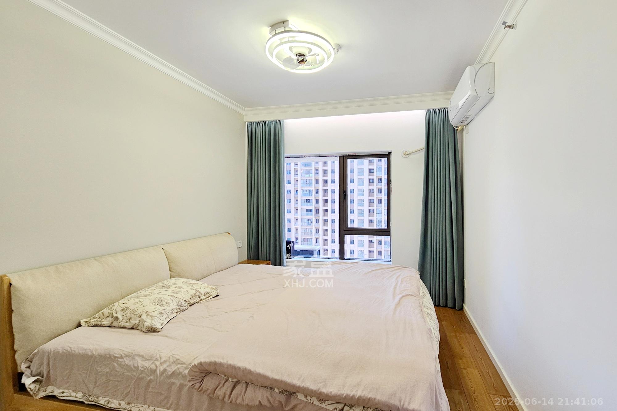 阳光城尚东湾凌云府 4室2厅2卫 160.0万 阳光城尚东湾凌云府 4室2厅2卫 160.0万卧室