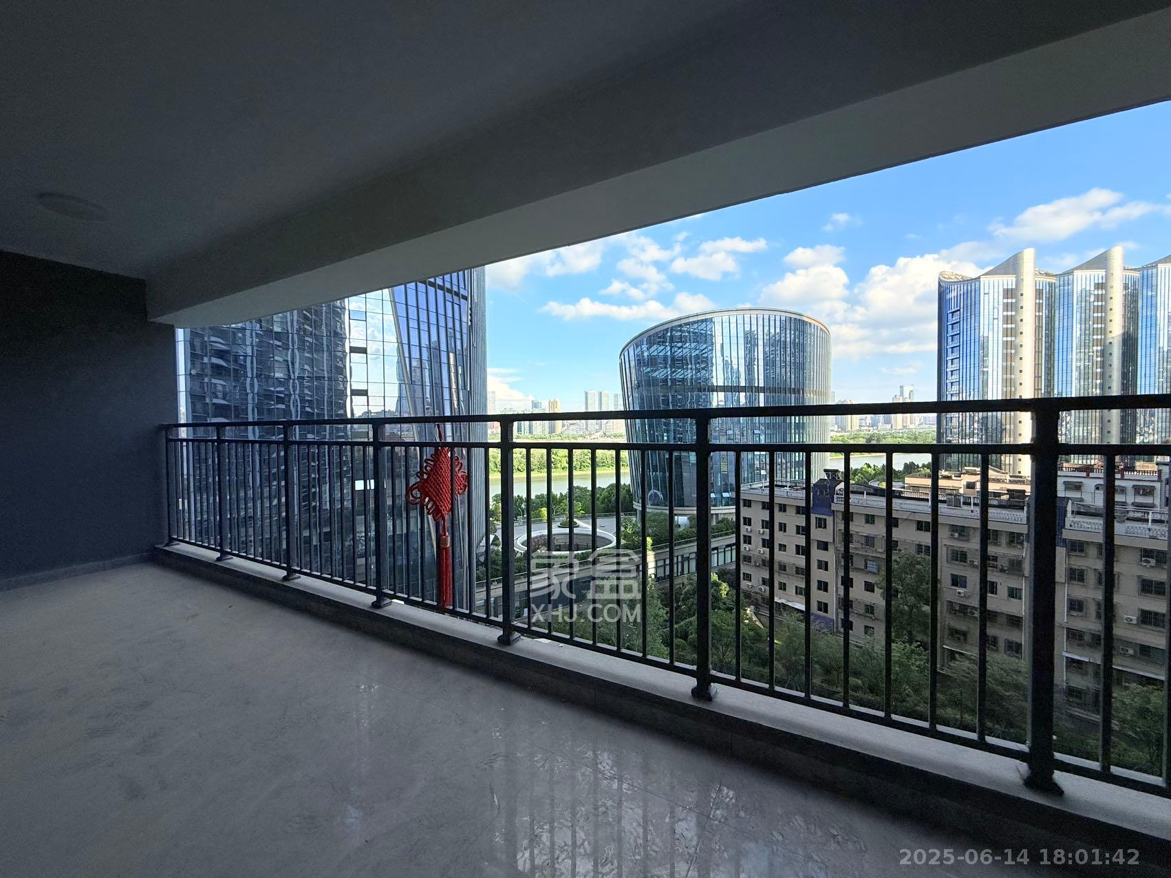 滨江府1913 5室2厅3卫 8000.0元/月 滨江府1913 5室2厅3卫 8000.0元/月室内图