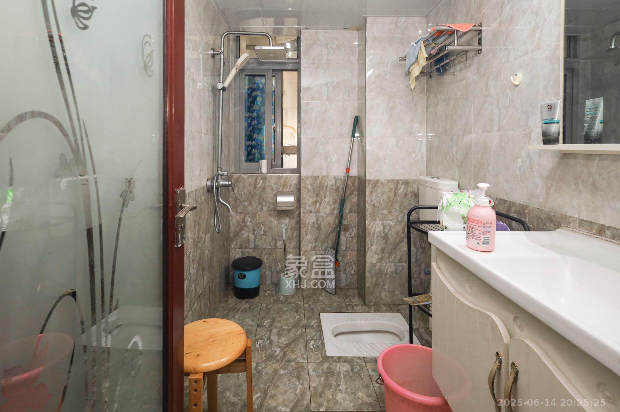 钱隆世家  2室1厅1卫    60.8万 钱隆世家  2室1厅1卫    60.8万卫生间