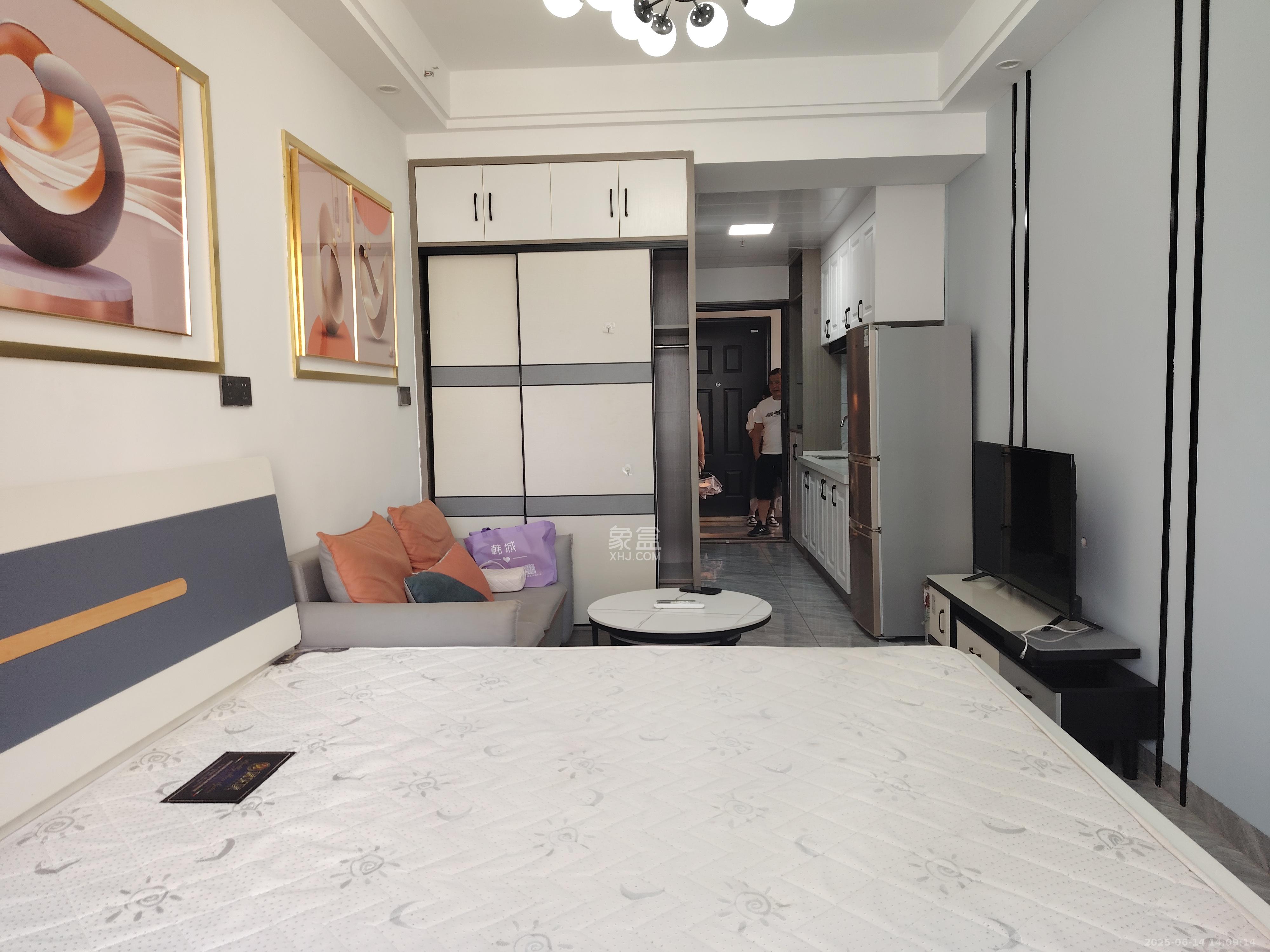 保利麓谷林语I区  1室1厅1卫   1500.00元/月室内图