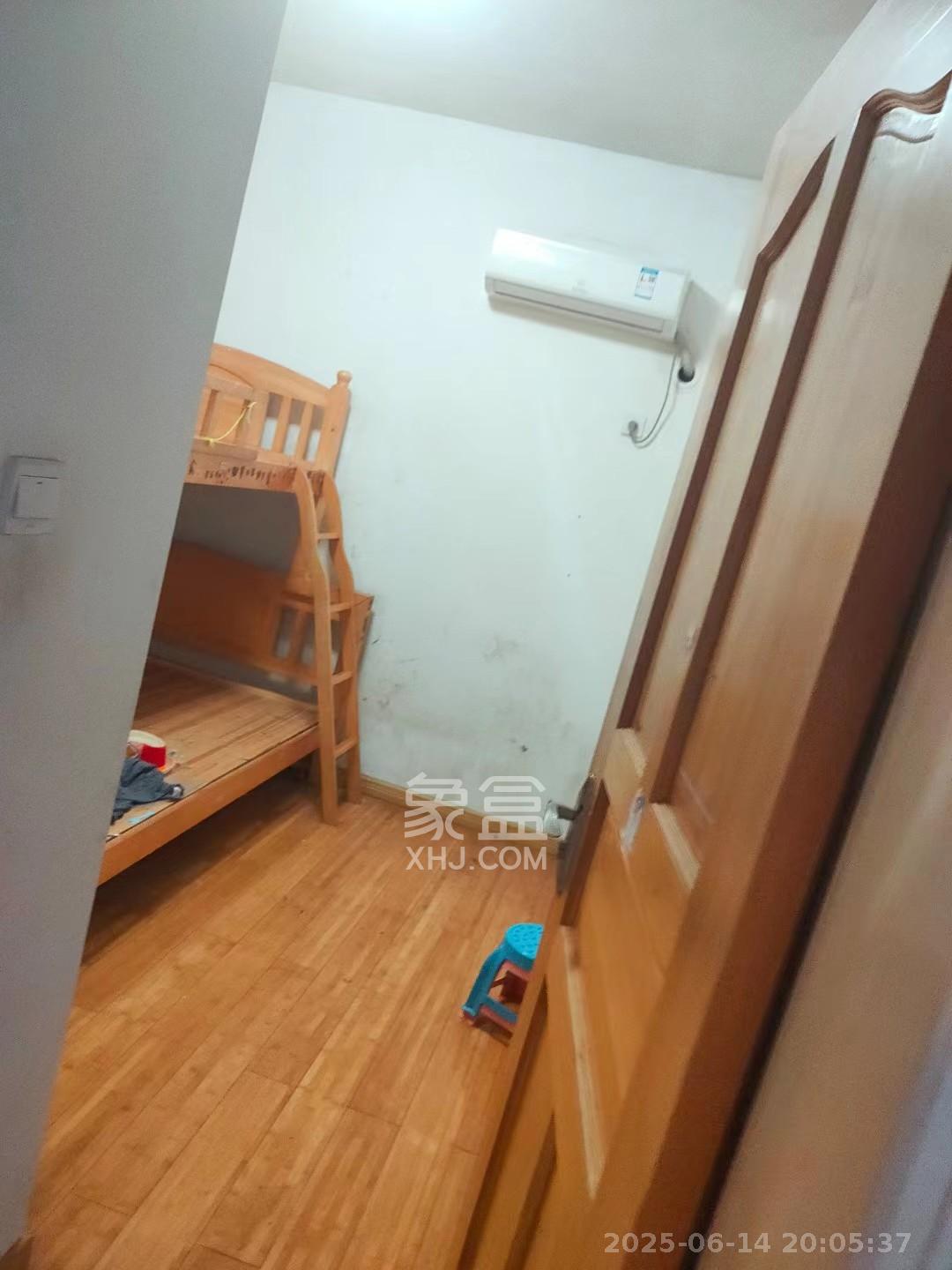 三景国际  2室2厅1卫    1300.0元/月室内图