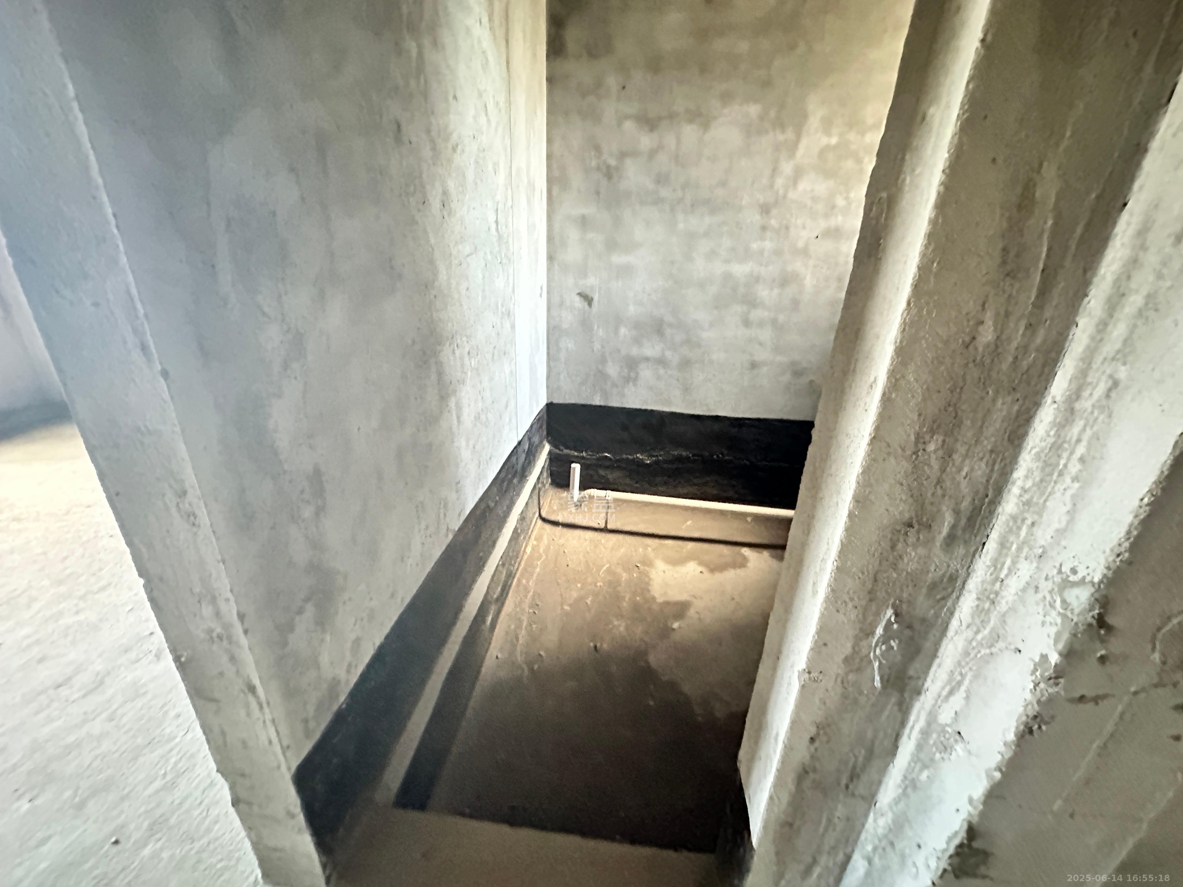 长房上层国际  4室2厅2卫    60.0万 长房上层国际  4室2厅2卫    60.0万客厅