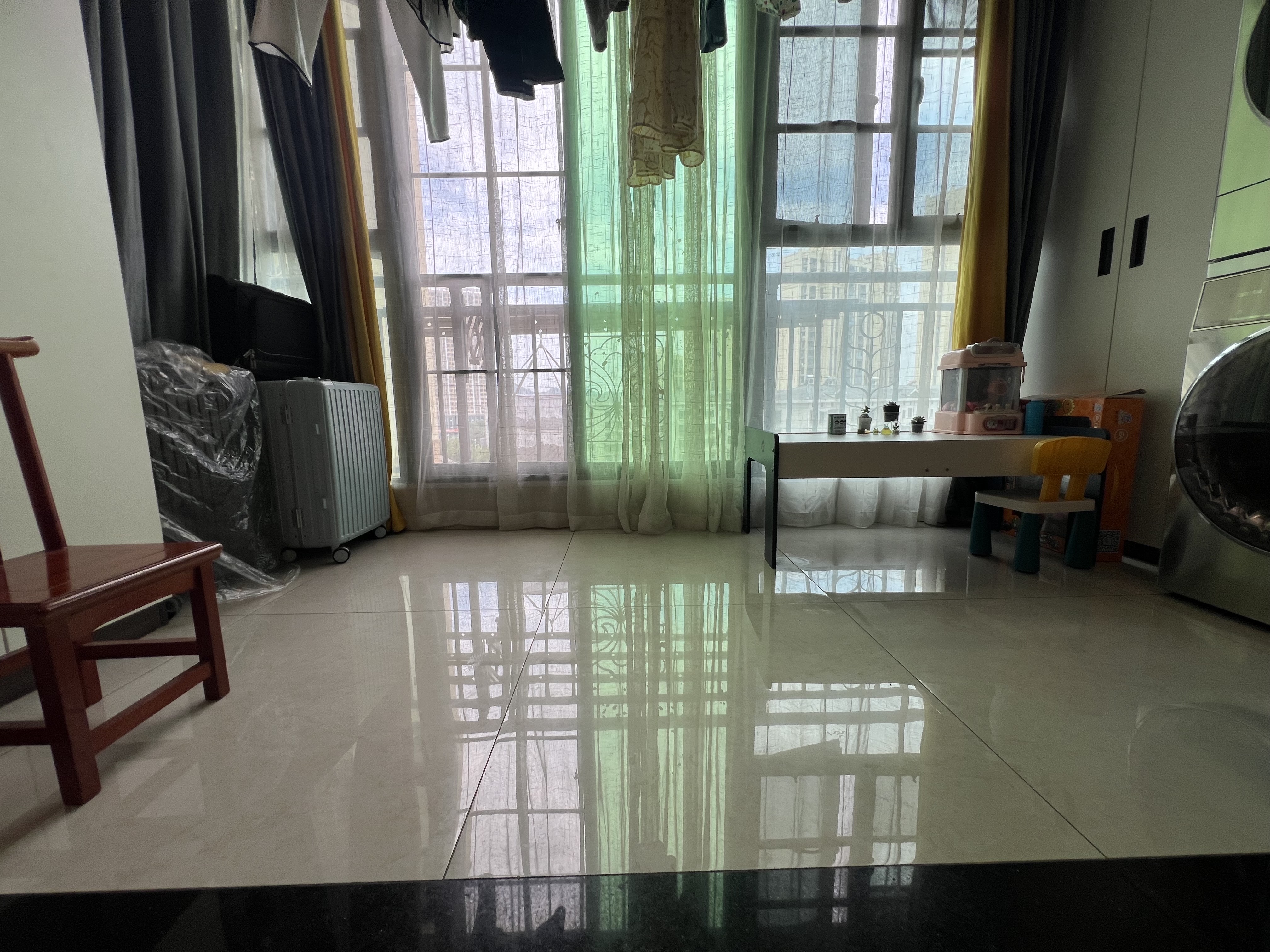 恒大绿洲 3室2厅2卫 75.0万 恒大绿洲 3室2厅2卫 75.0万客厅