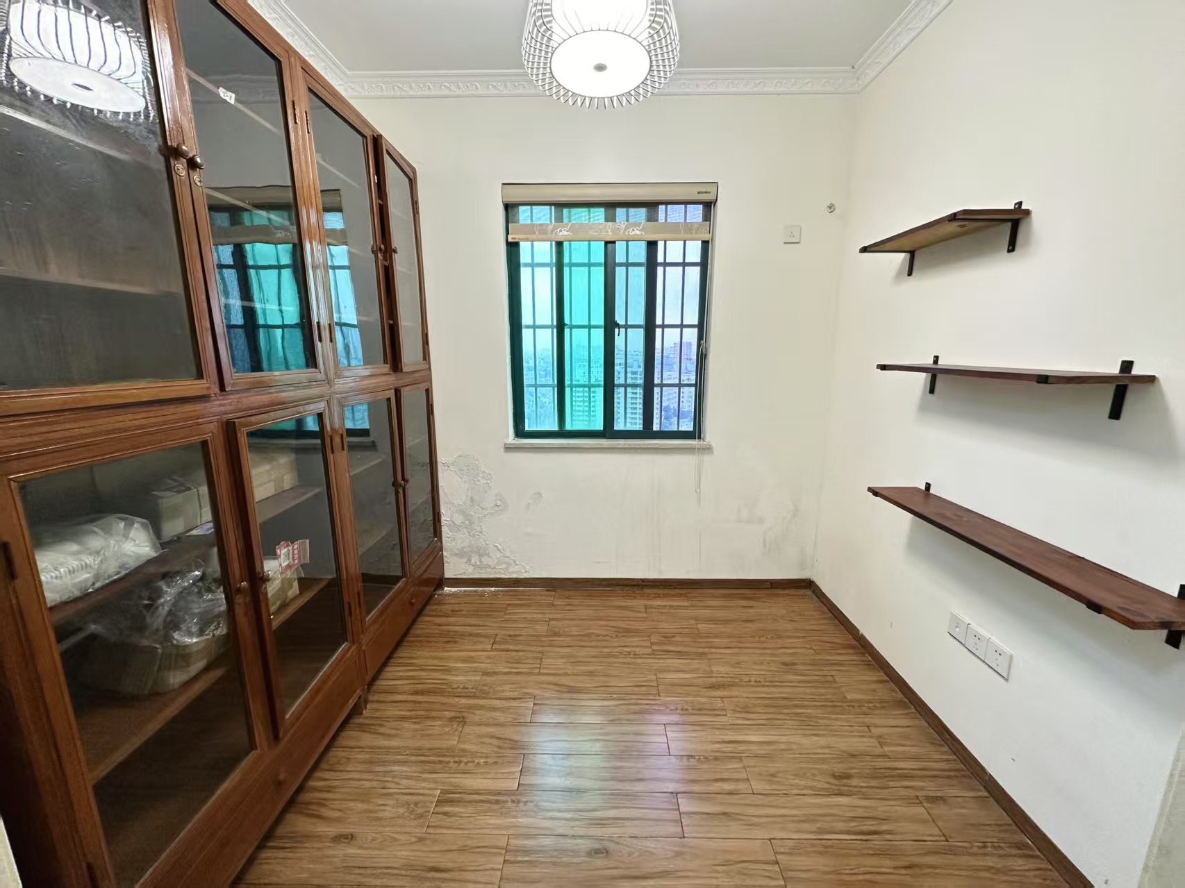 景观花园  2室1厅1卫   2000.00元/月室内图