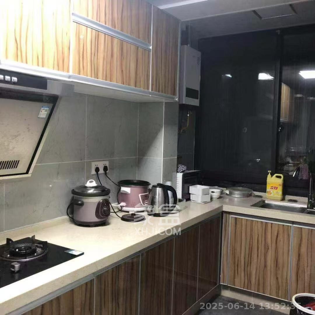 梅溪湖合能璞丽  3室2厅2卫   2600.00元/月室内图
