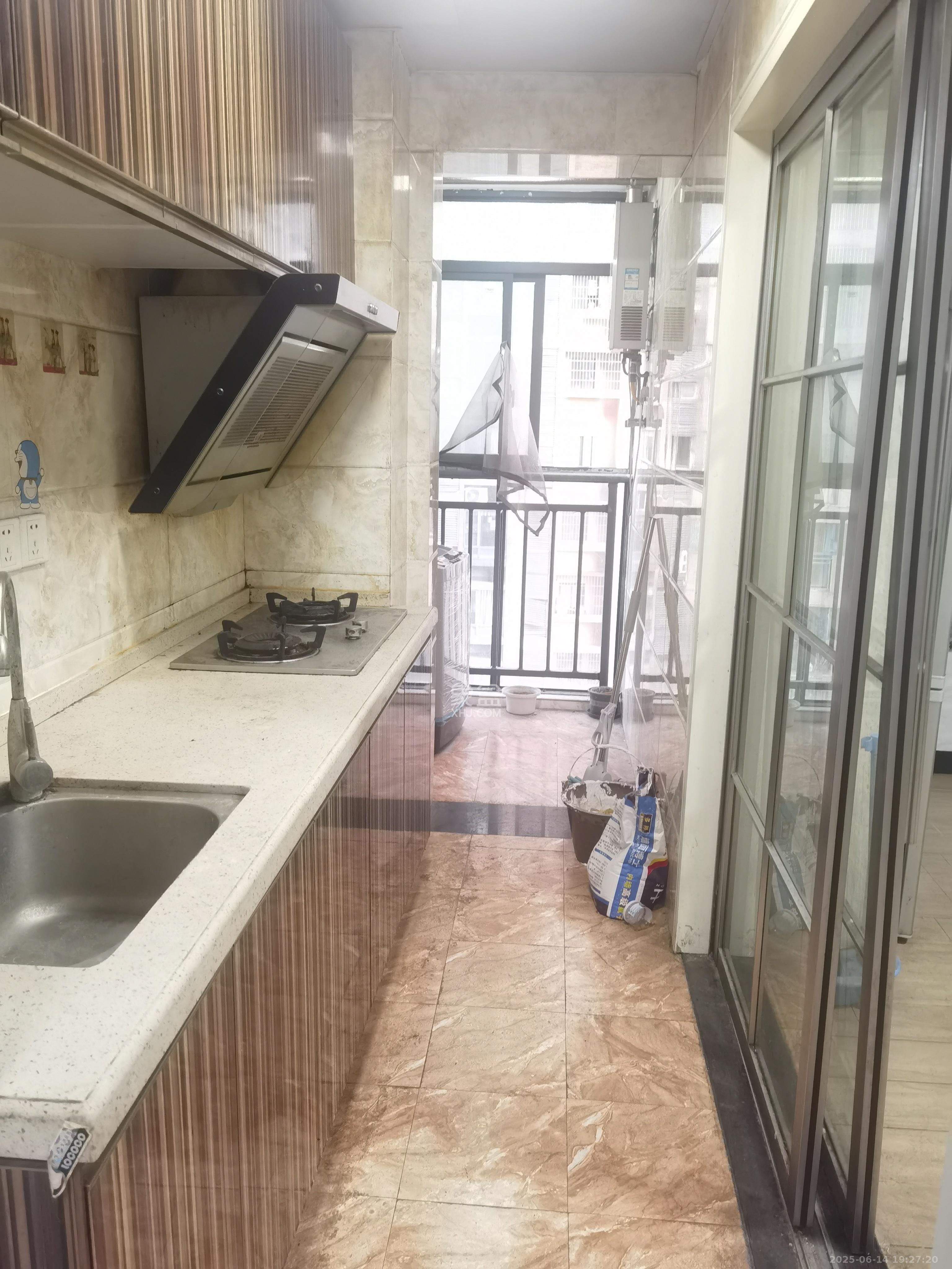 凯轩云顶  1室1厅1卫    1700.0元/月 凯轩云顶  1室1厅1卫    1700.0元/月室内图