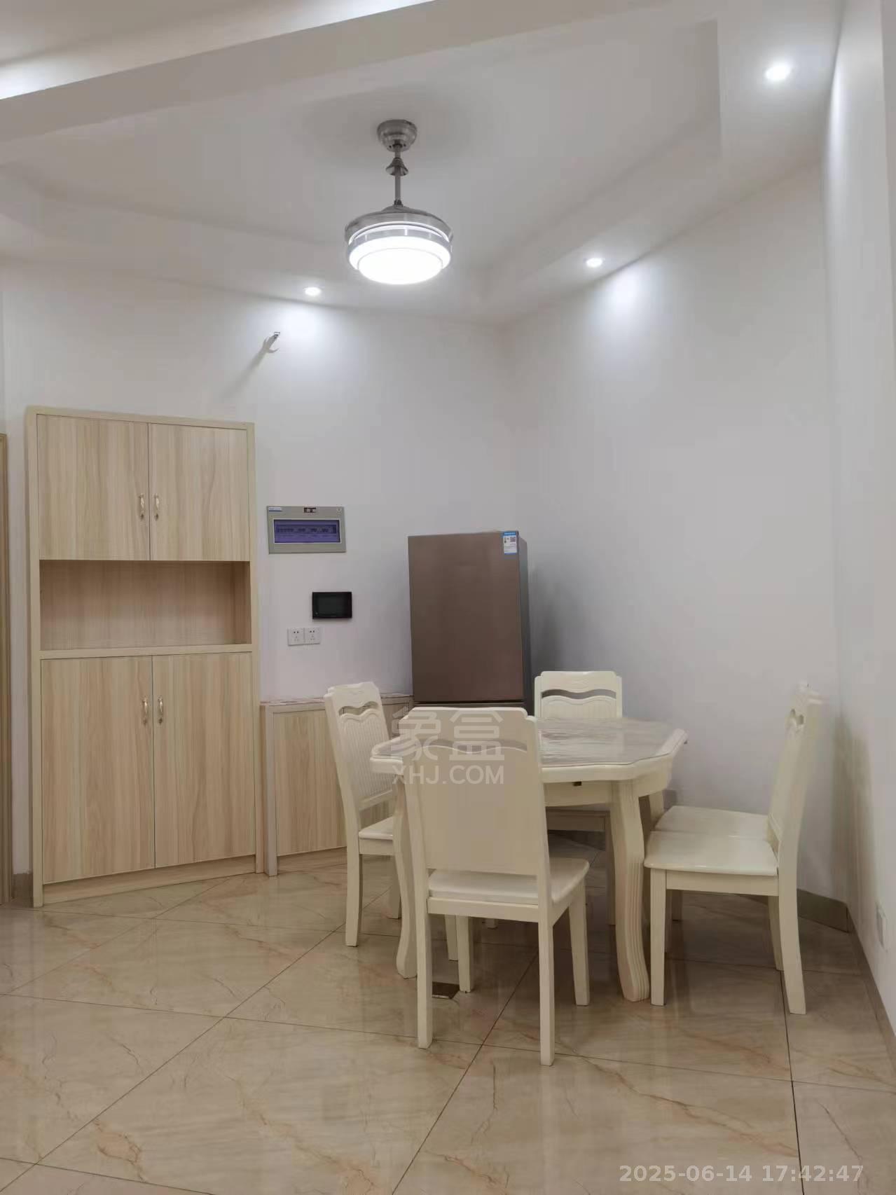 庐山一号 2室2厅1卫 2000.0元/月 庐山一号 2室2厅1卫 2000.0元/月室内图