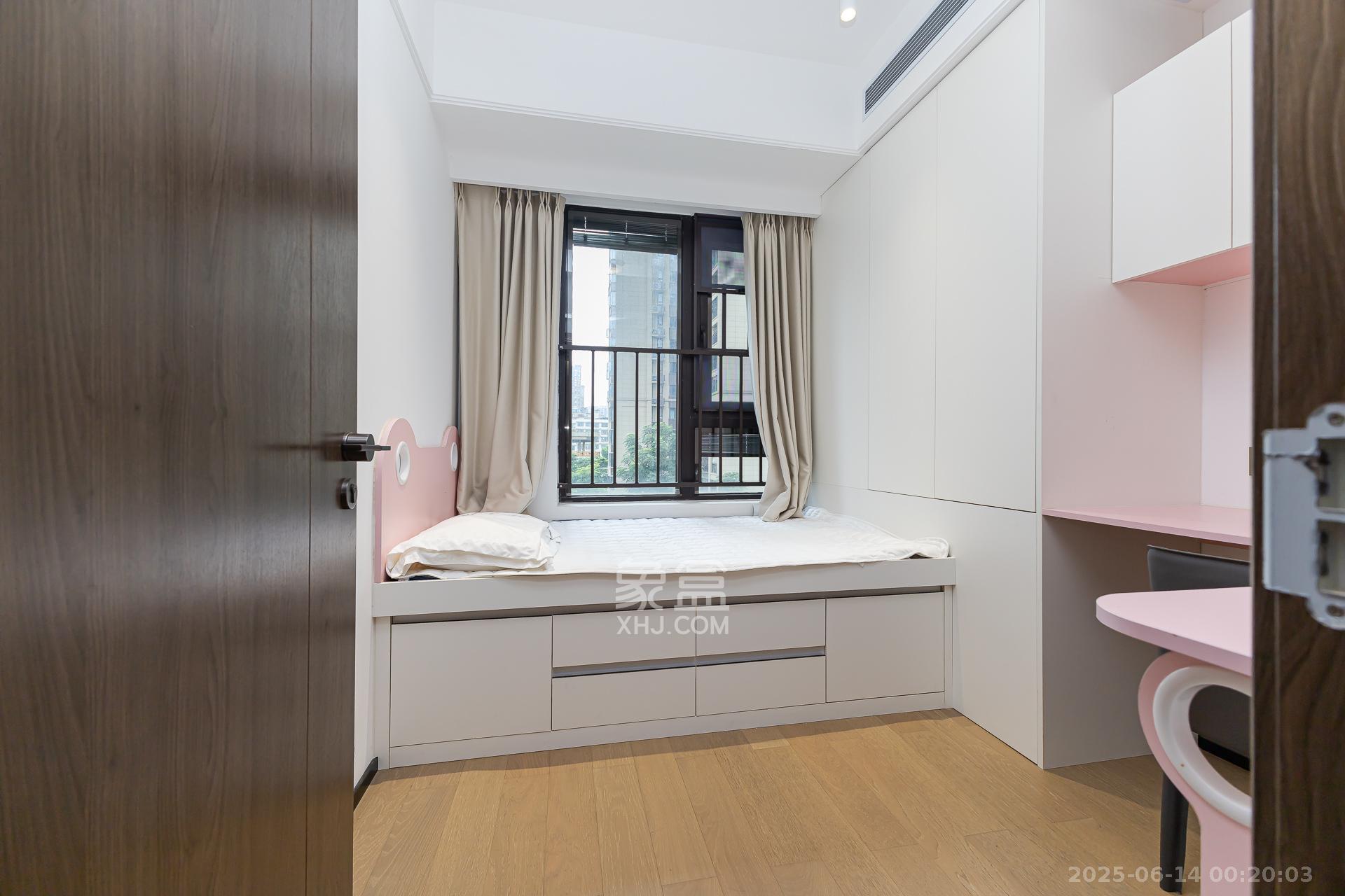 万科滨河道 3室2厅2卫 135.0万 万科滨河道 3室2厅2卫 135.0万卧室