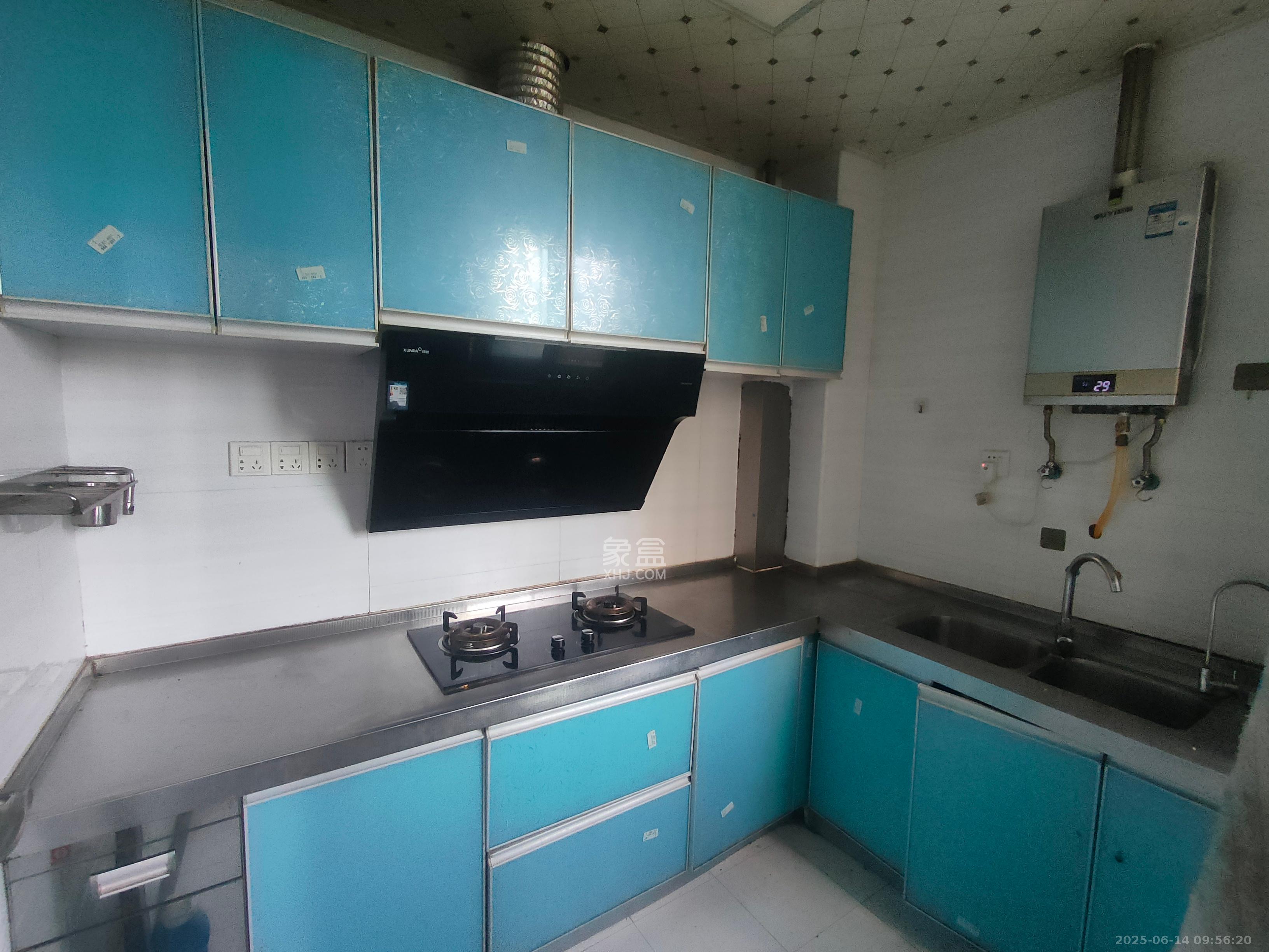 嘉顺苑 4室2厅2卫 2400.0元/月 嘉顺苑 4室2厅2卫 2400.0元/月室内图