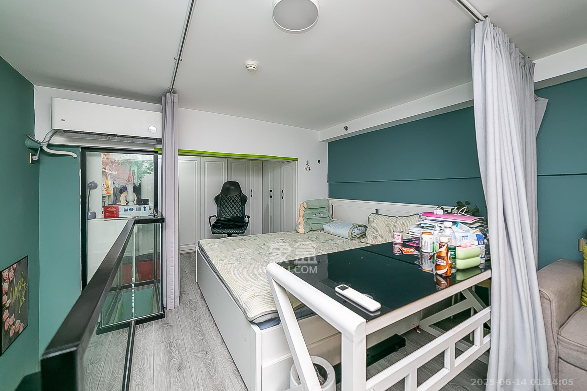 天鸿天府(天鸿中央大院) 2室1厅1卫 36.0万 天鸿天府(天鸿中央大院) 2室1厅1卫 36.0万卧室