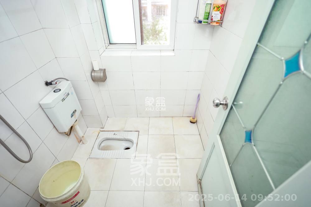 长房西郡  3室2厅1卫   2000.00元/月室内图