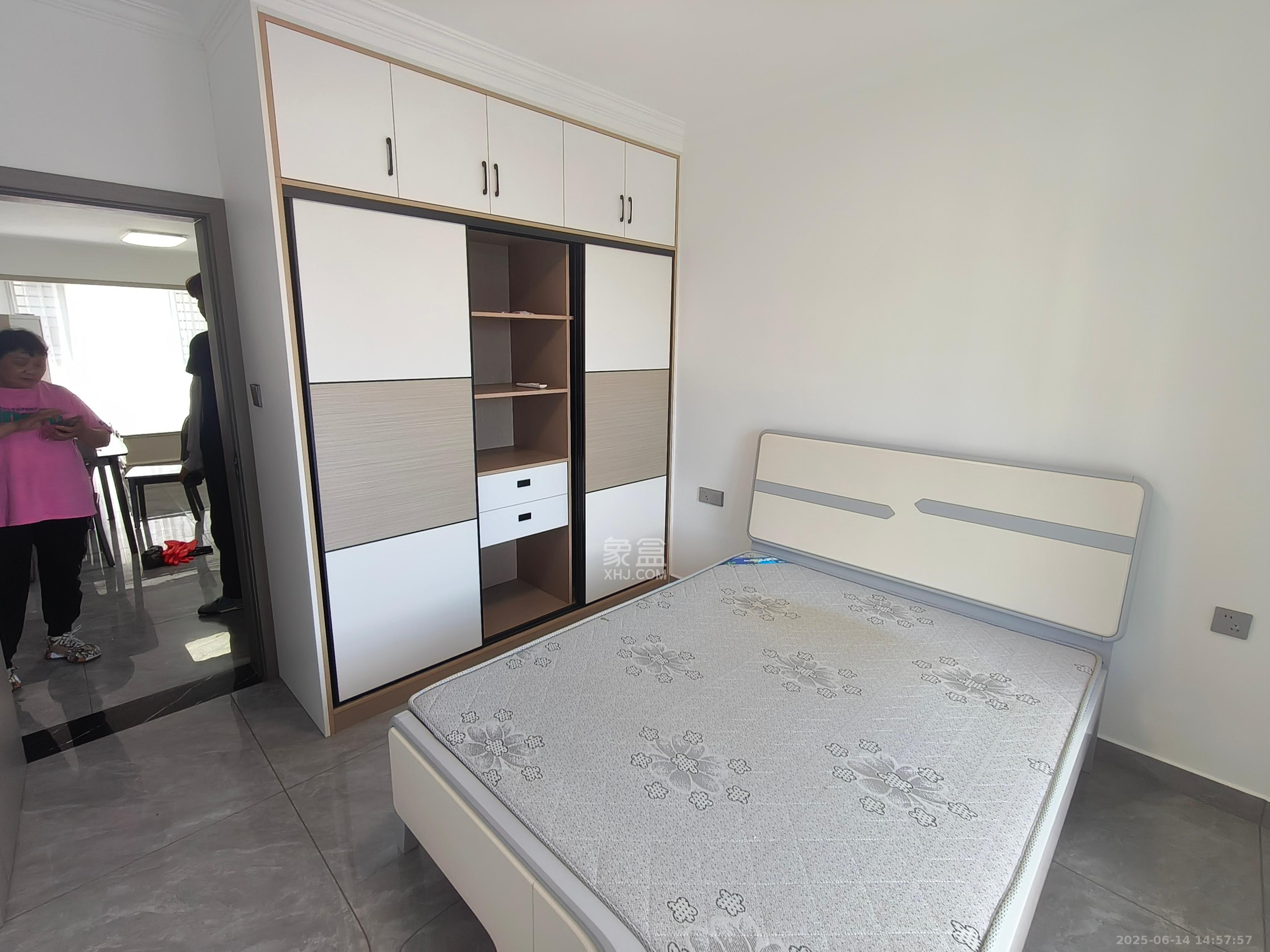 谷峰安置小区（惟德园）  3室2厅2卫   2600.00元/月室内图