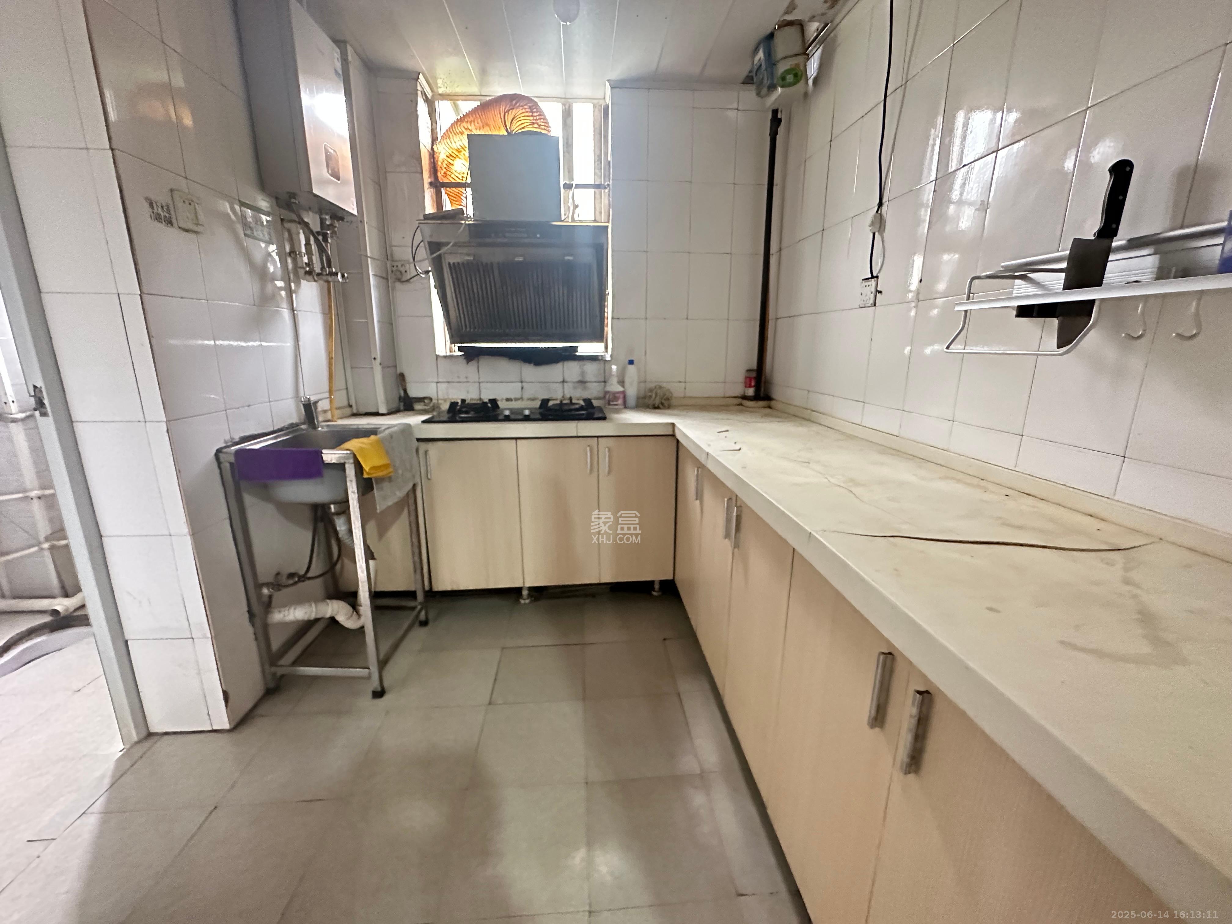 新湘路社区 3室2厅1卫 2100.0元/月 新湘路社区 3室2厅1卫 2100.0元/月室内图