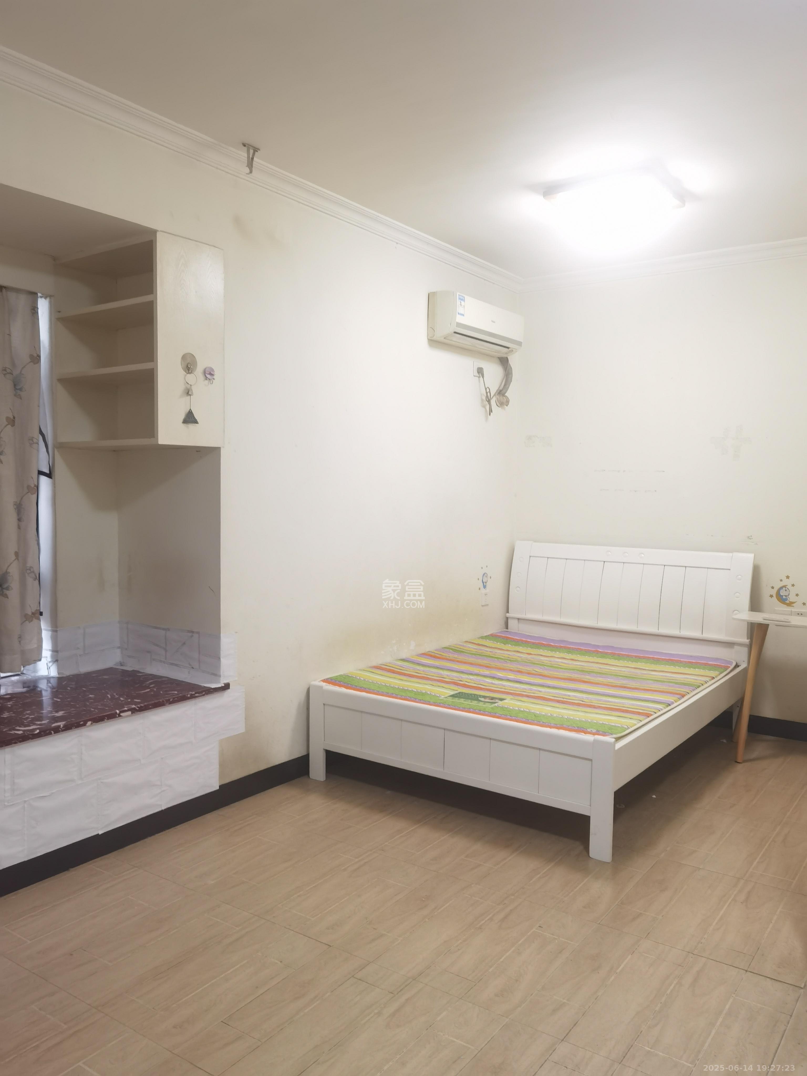 凯轩云顶  1室1厅1卫    1700.0元/月 凯轩云顶  1室1厅1卫    1700.0元/月室内图