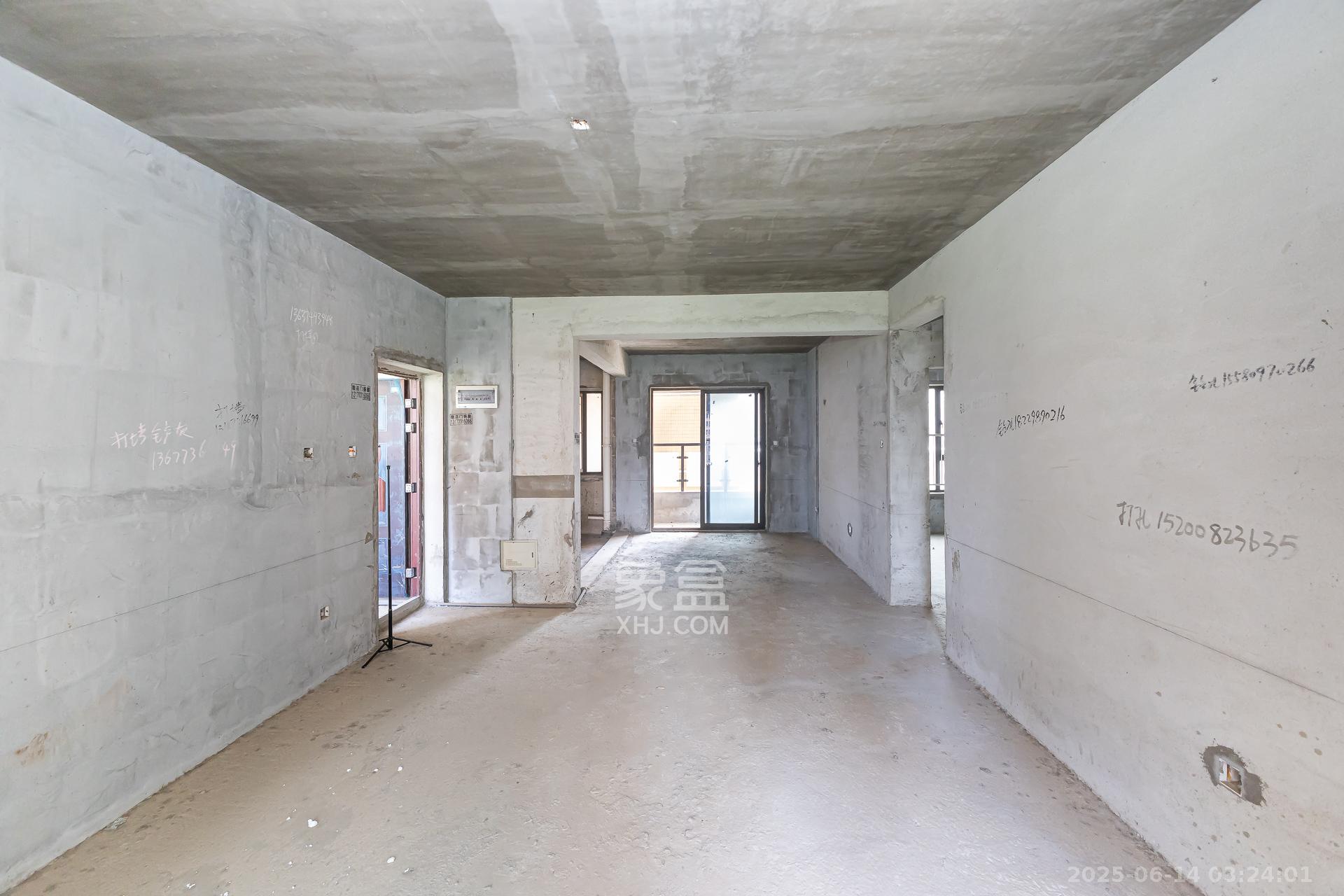 润和又一城 3室2厅2卫 90.0万 润和又一城 3室2厅2卫 90.0万客厅