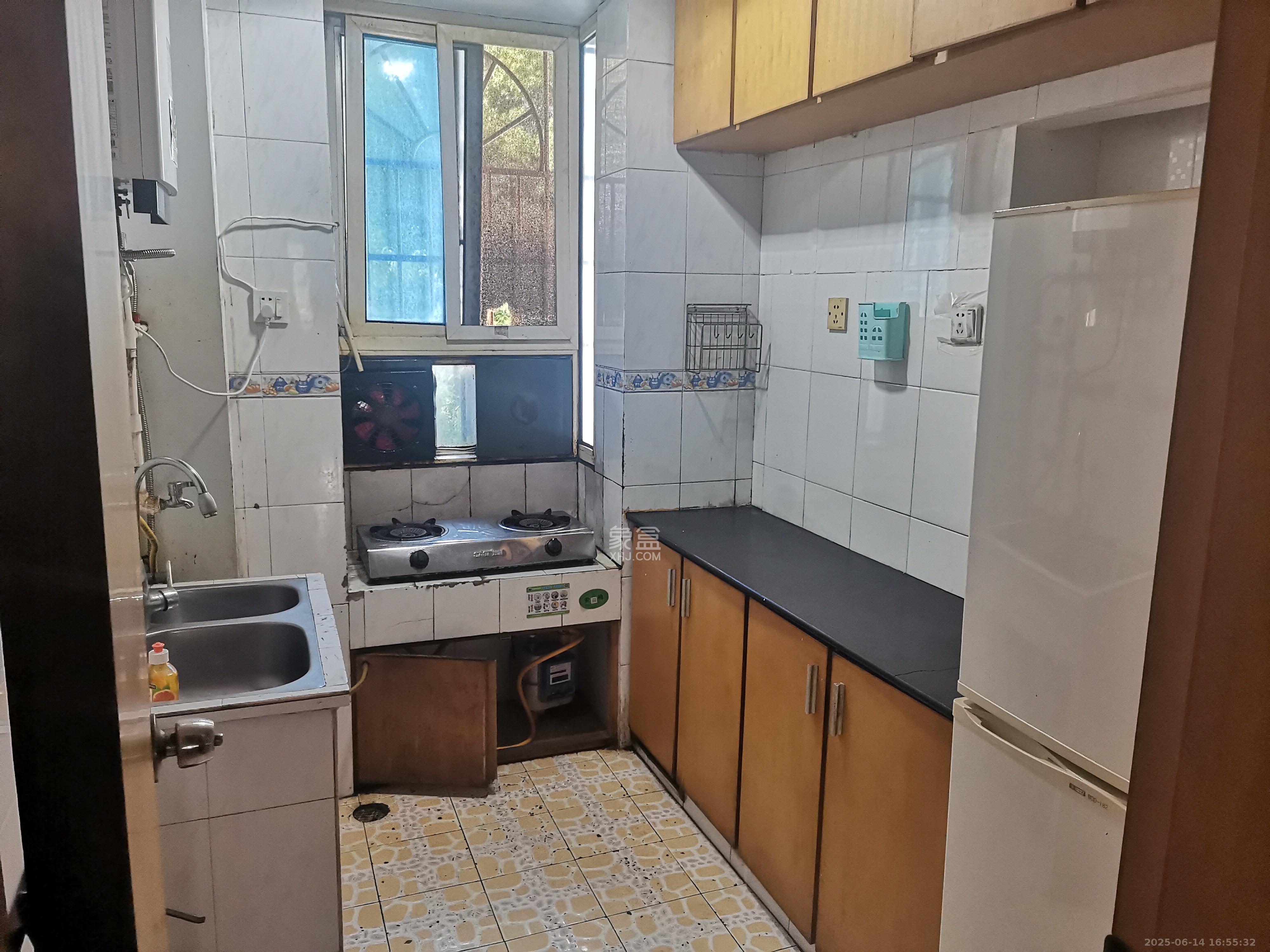 广厦新村 3室1厅1卫 1300.0元/月 广厦新村 3室1厅1卫 1300.0元/月室内图