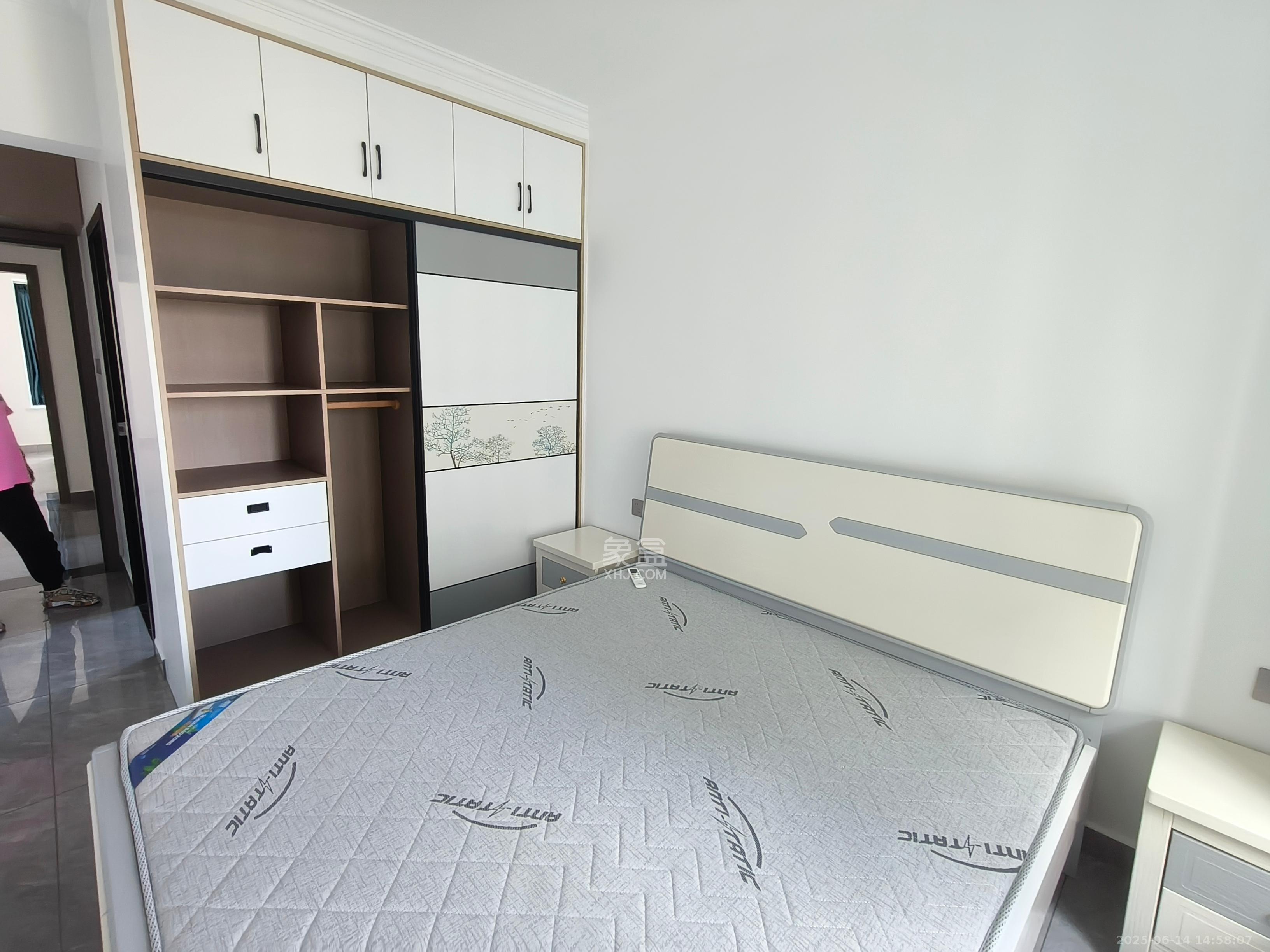 谷峰安置小区（惟德园）  3室2厅2卫   2600.00元/月室内图