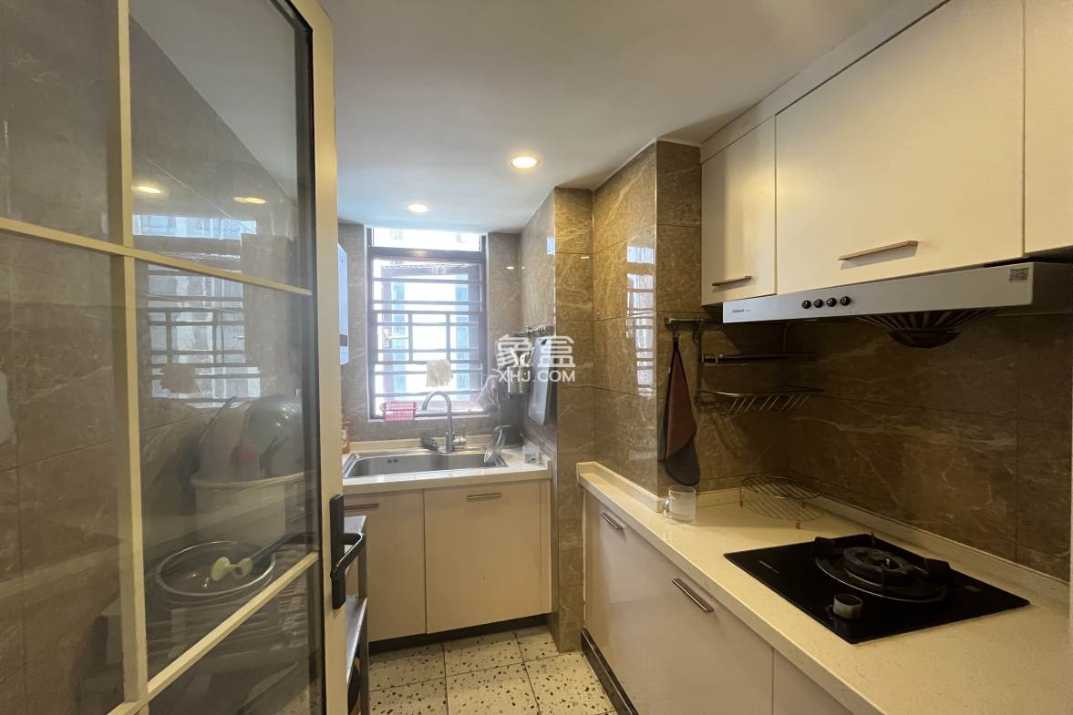 青春里  2室2厅1卫    1700.0元/月 青春里  2室2厅1卫    1700.0元/月室内图