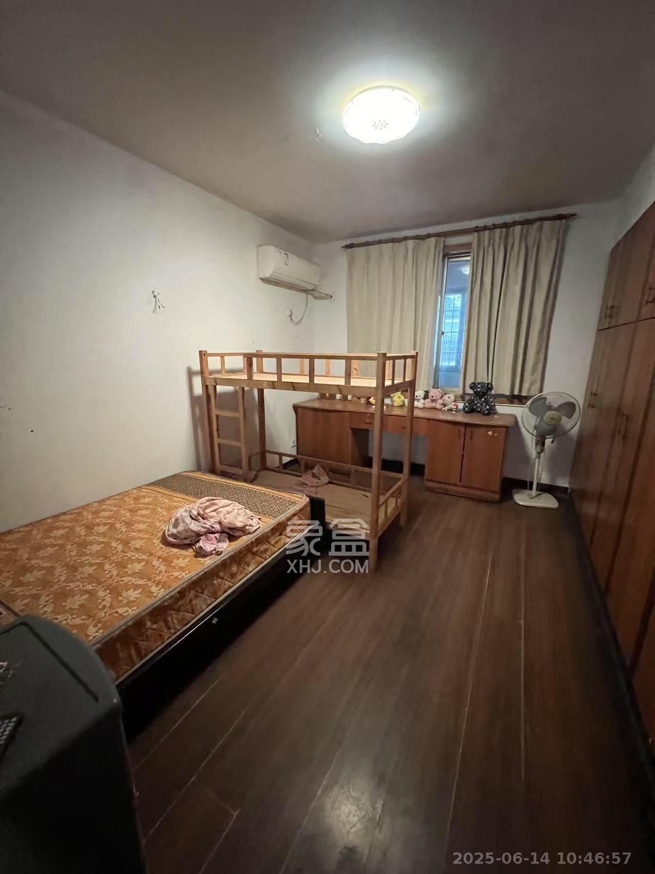东南明苑  3室2厅2卫   2400.00元/月室内图